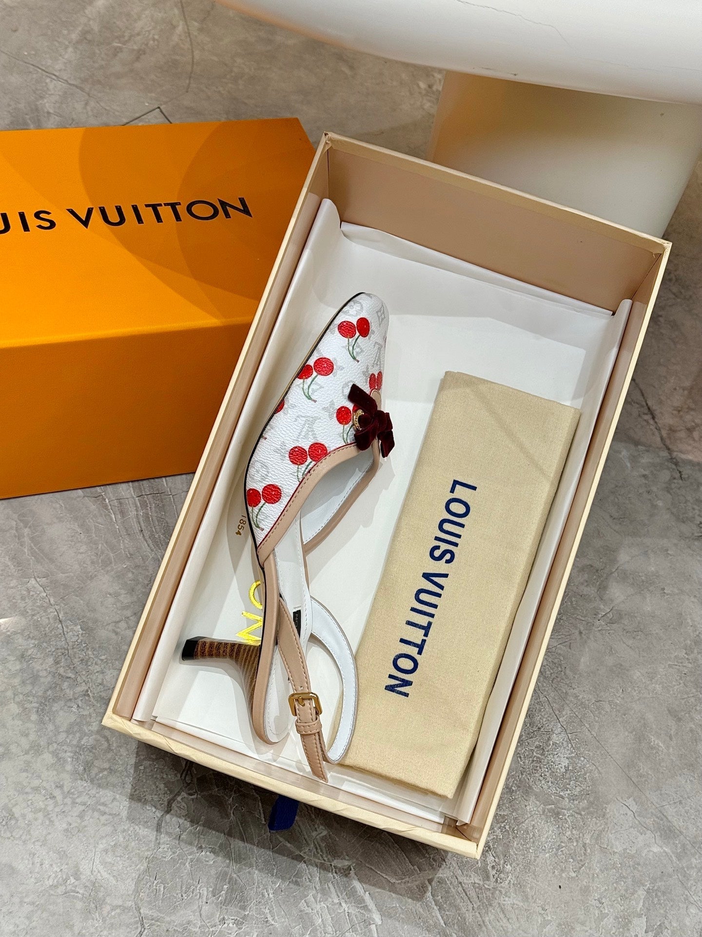 LV 26ss Slingback 60 White Cherry Monogram Cowhide 664893