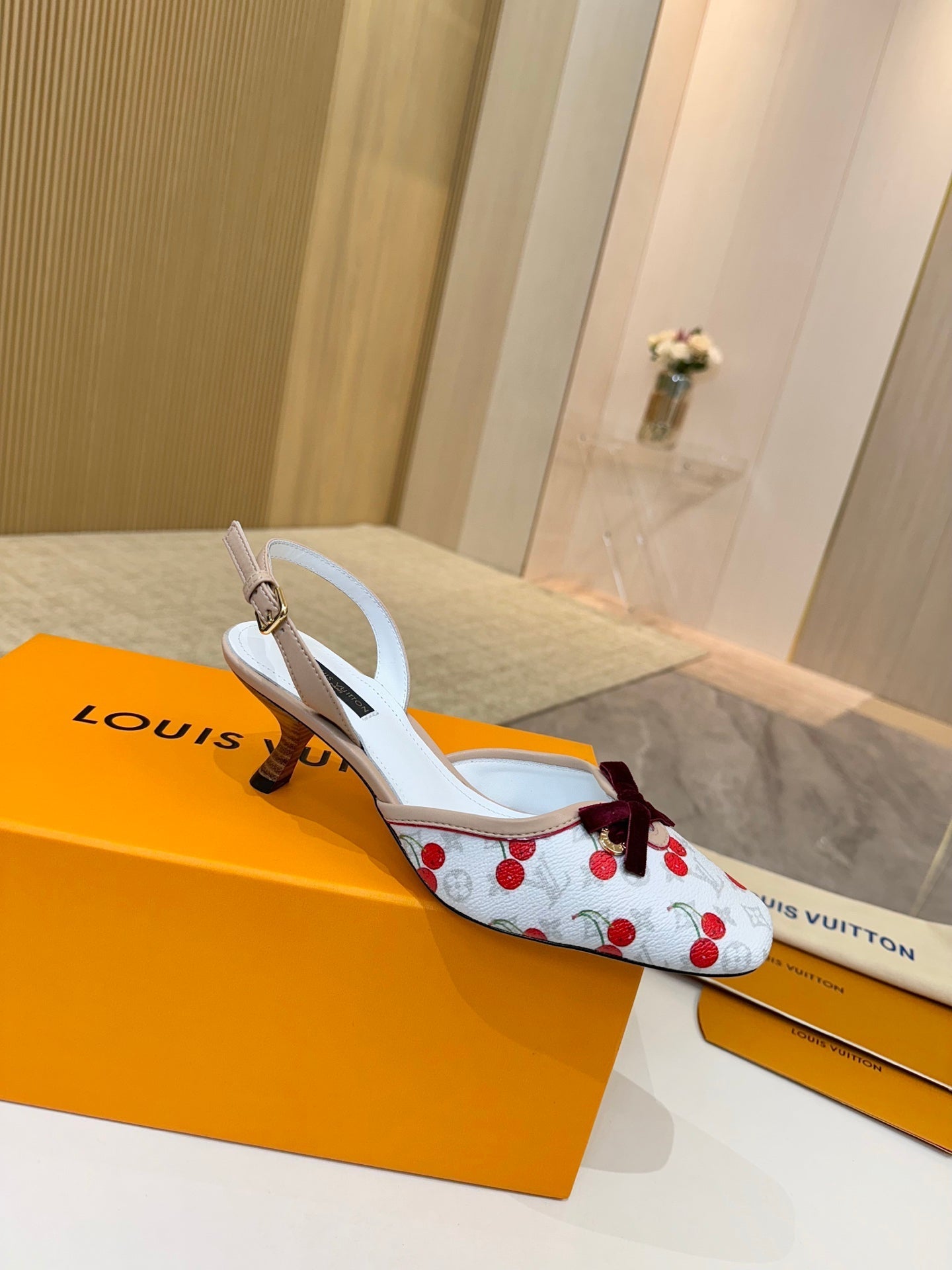 LV 26ss Slingback 60 White Cherry Monogram Cowhide 664893