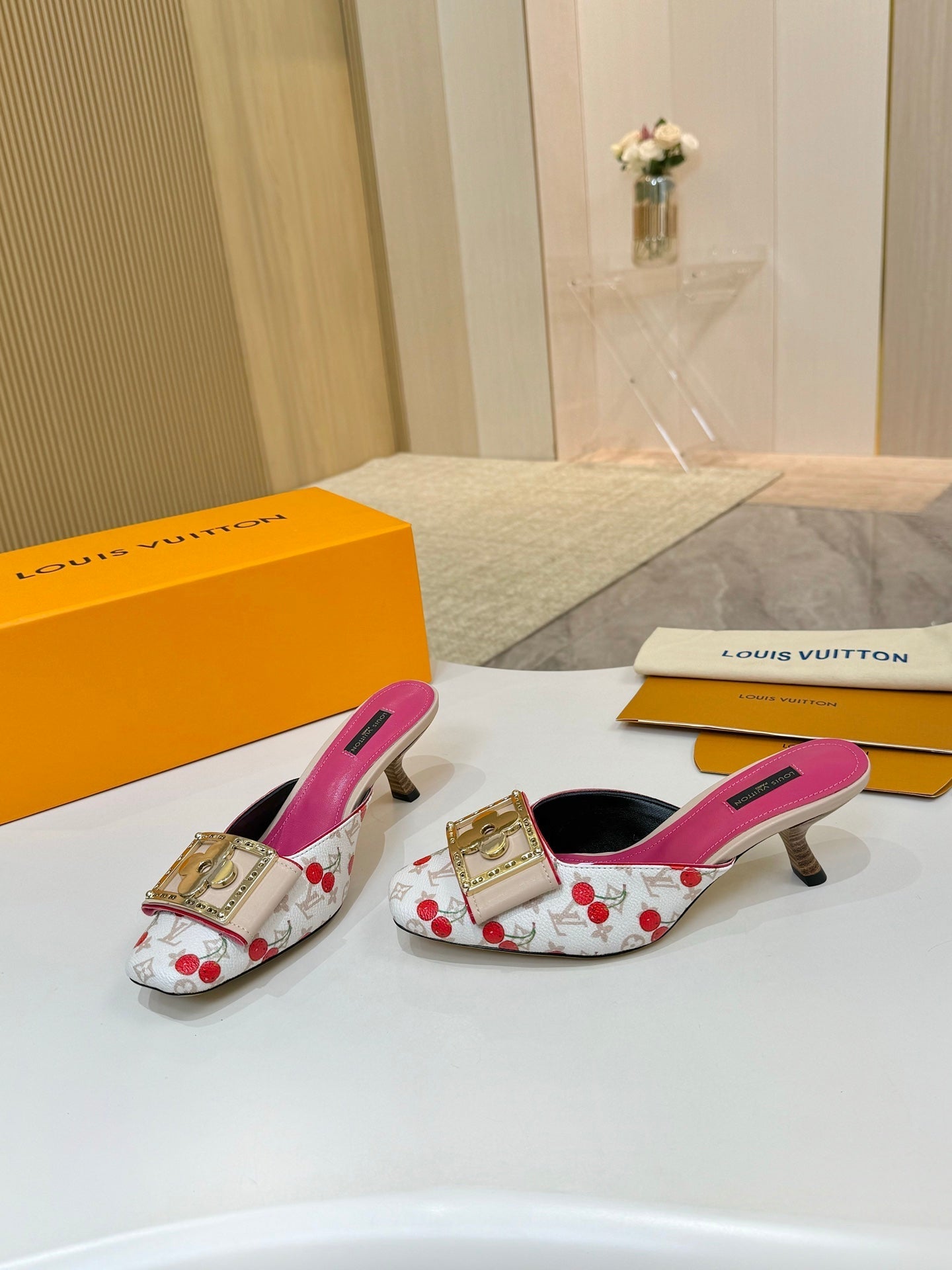 LV 26ss High-Heeled Mules 60 White Pink Cherry Monogram Cowhide 664887