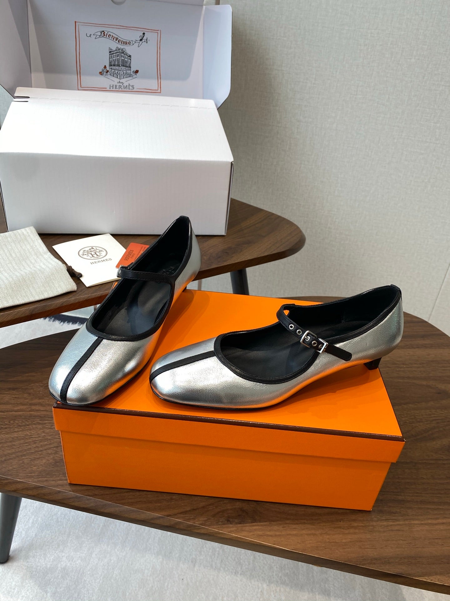 HM  25s Mary Jane 40mm Sliver Calfskin 422568