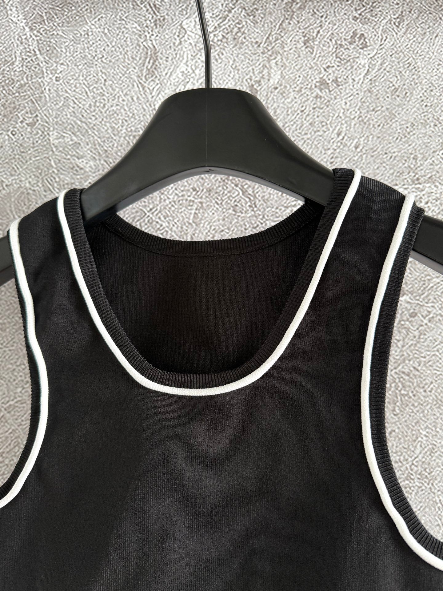 Joewe Sport Vest Black White Cotton
