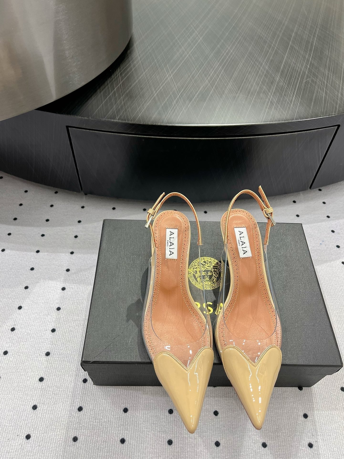 Alaila Le CÅ“ur Slingbacks 60mm In Beige Glossy Lambskin 954829