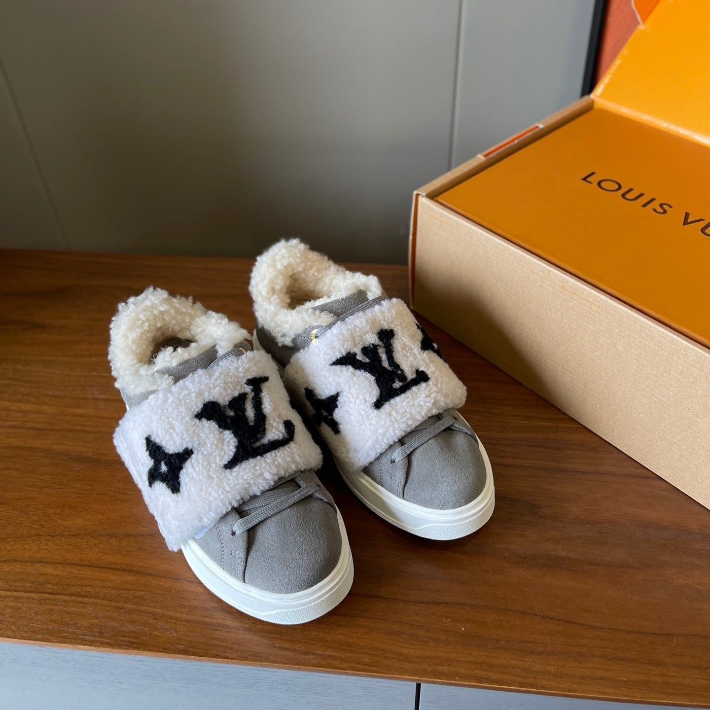 LV 26s Platform Sneakers Gray White Suede Wool 621159
