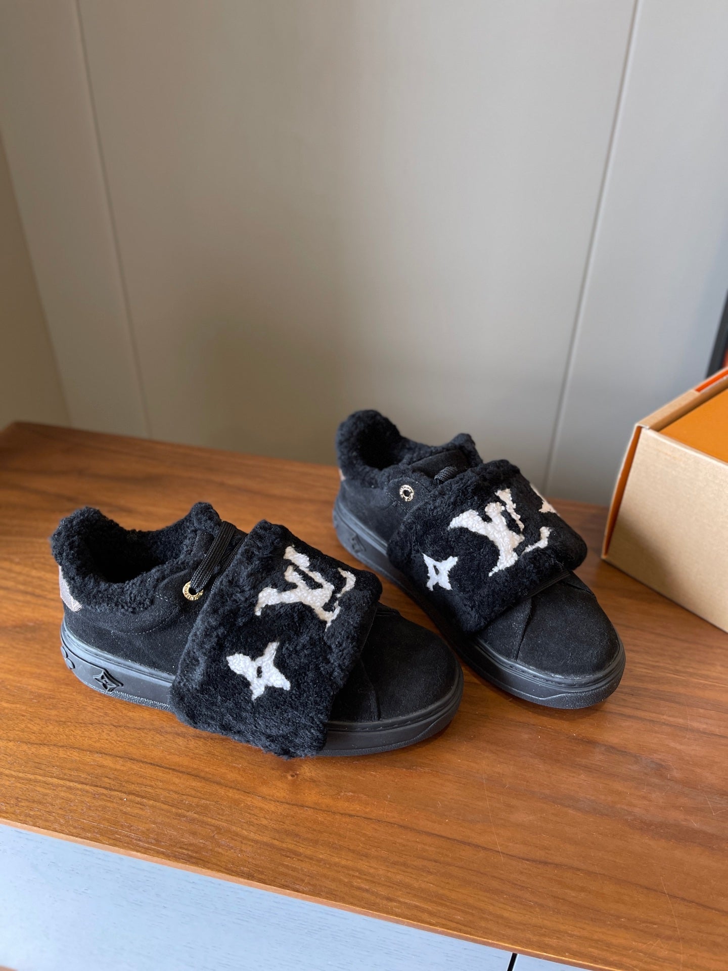 LV 26s Platform Sneakers Black Suede Wool 621158