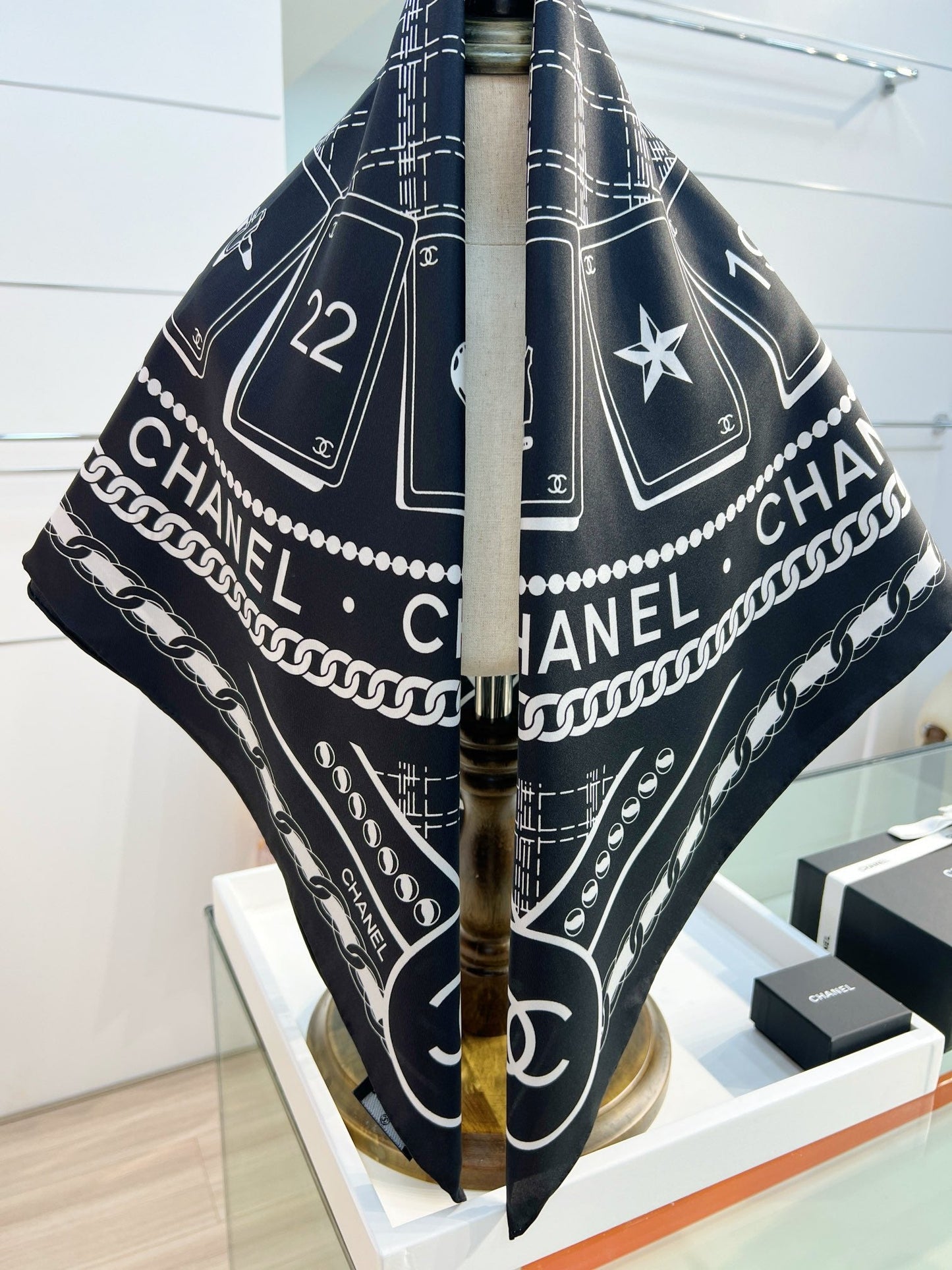 CC Square Scarf 90 CM In Black Mix White Silk 288728