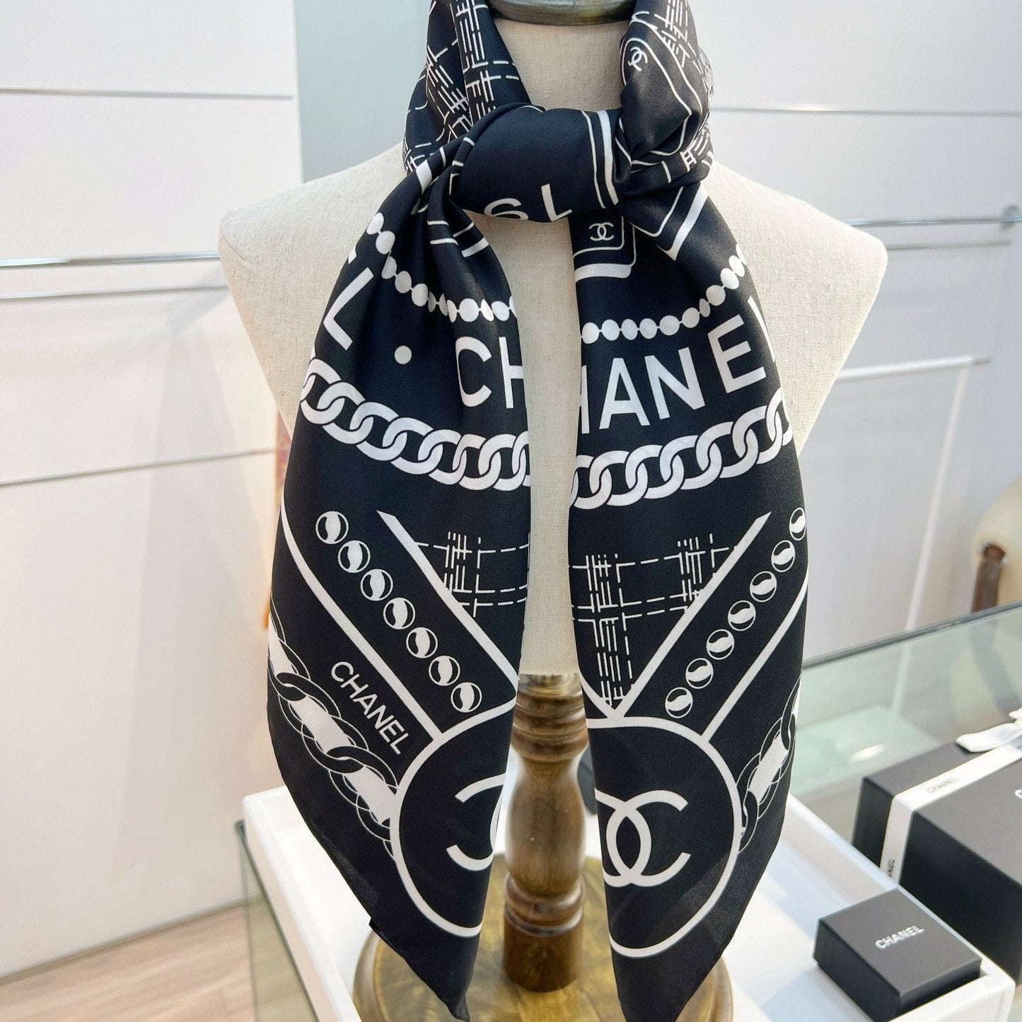 CC Square Scarf 90 CM In Black Mix White Silk 288728