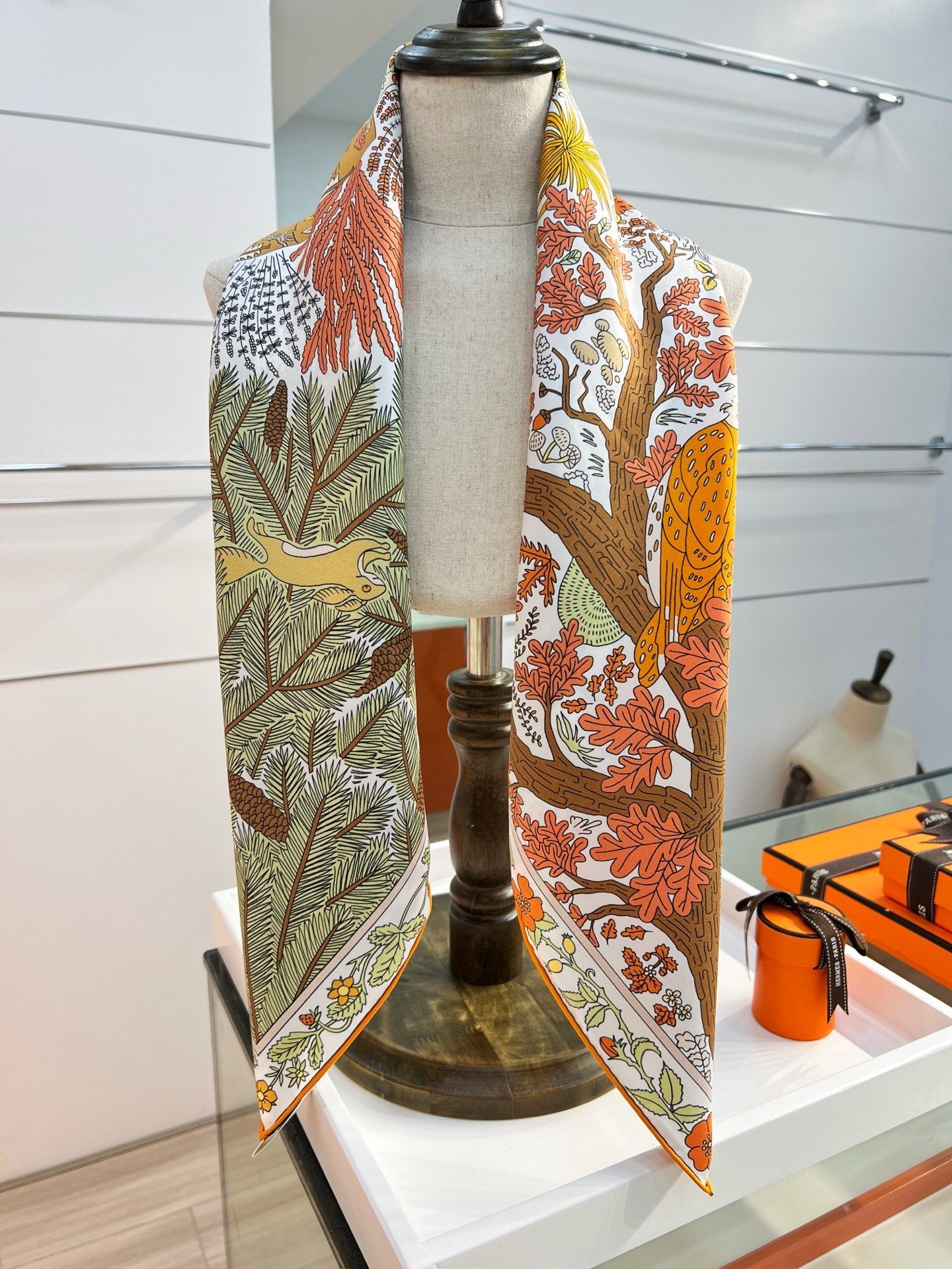 HM 26s Double-sided Scarf 90 Green Brown Colorful Mulberry Silk 152373