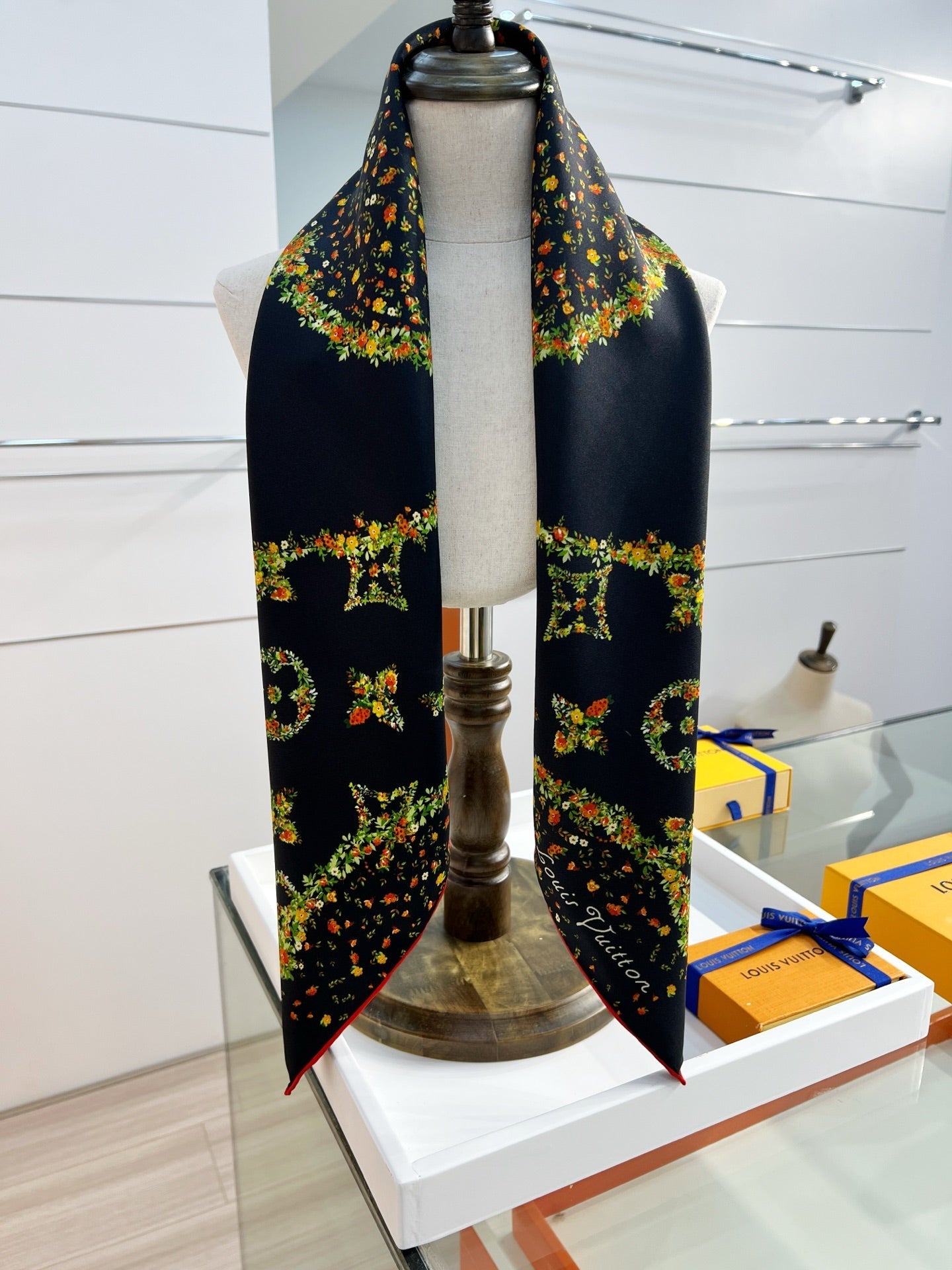 LV Double Sided Scarf 90 Black Yellow Mulberry Silk 168828