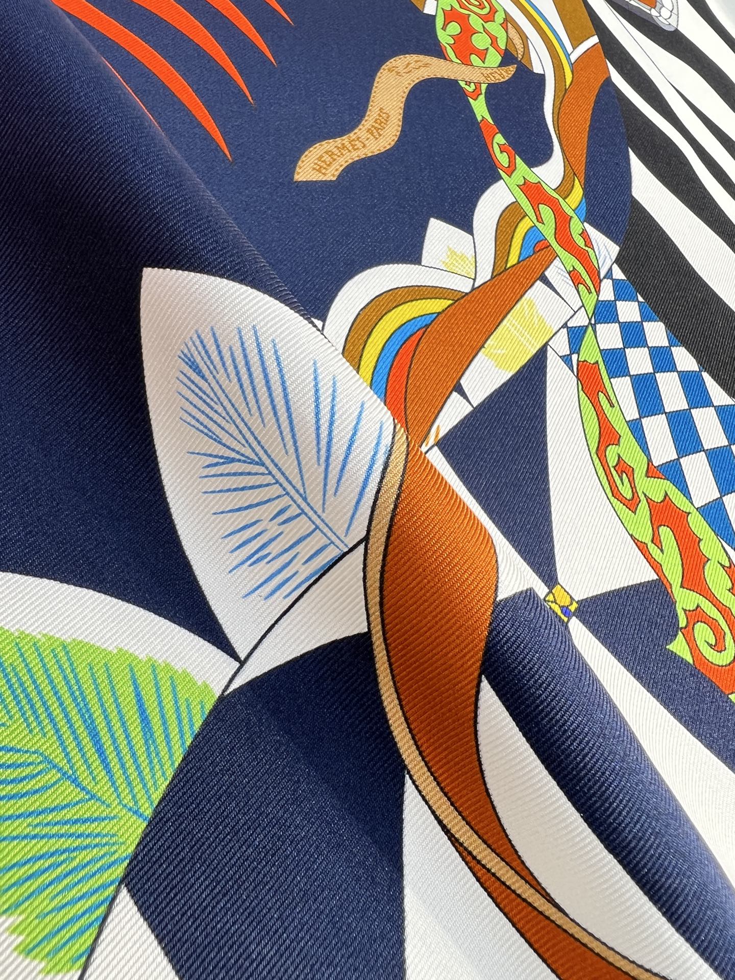 HM 26s 90 Double-sided Scarf Navy Blue Colorful Mulberry Silk 157528