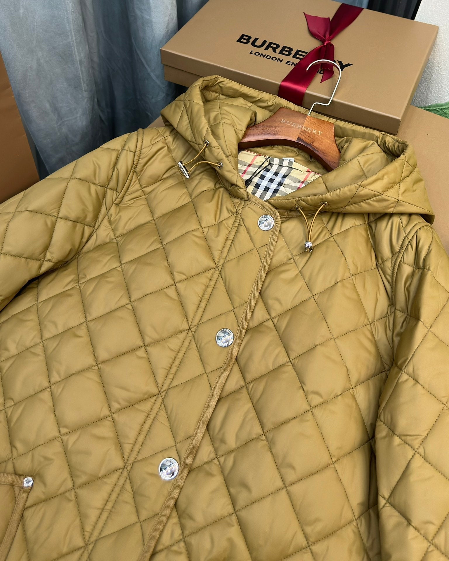 Burberry 25 Quilted  Hooded Long Coat Yellow Polyester Cotton