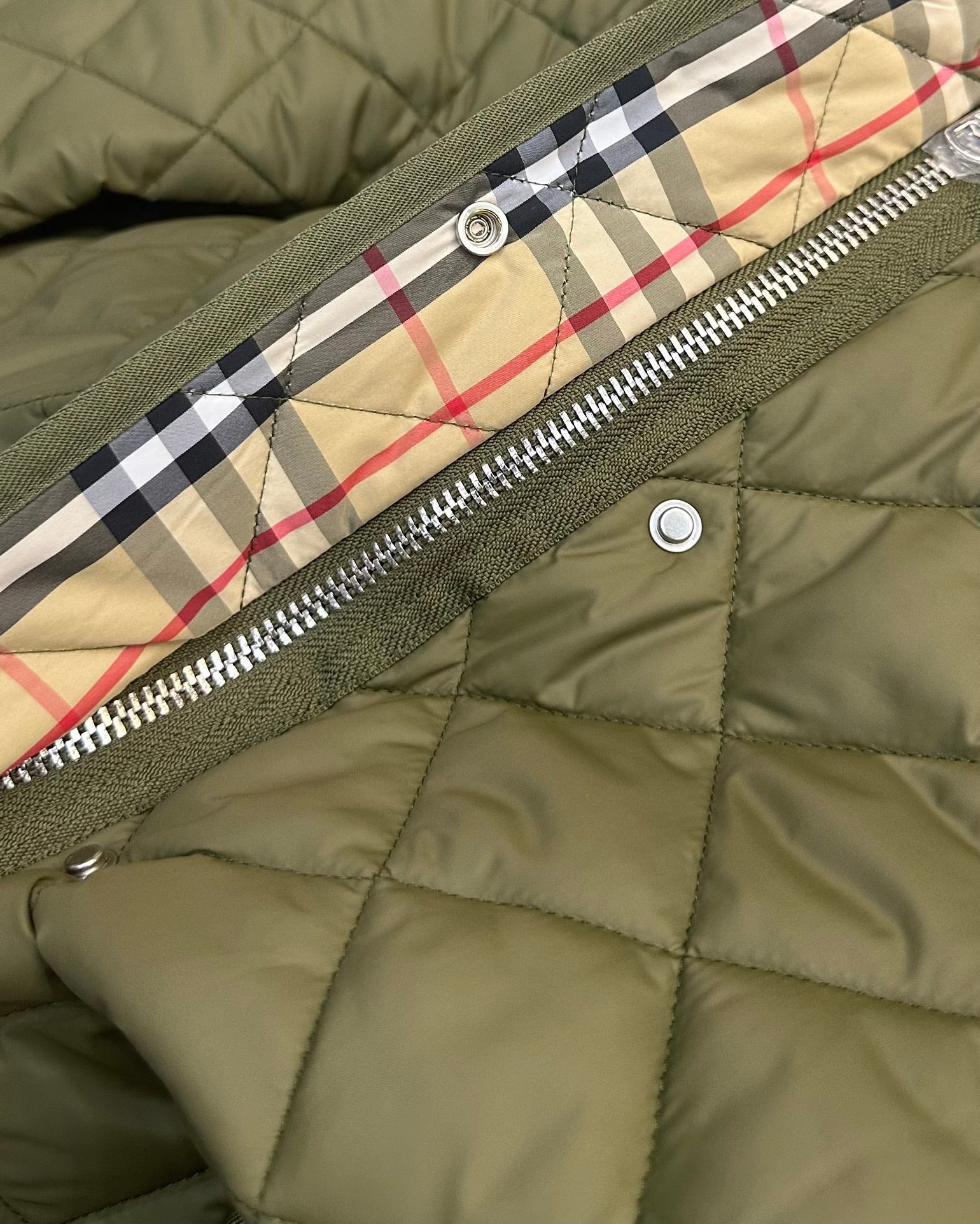 Burberry 25 Quilted  Hooded Long Coat Green Polyester Cotton