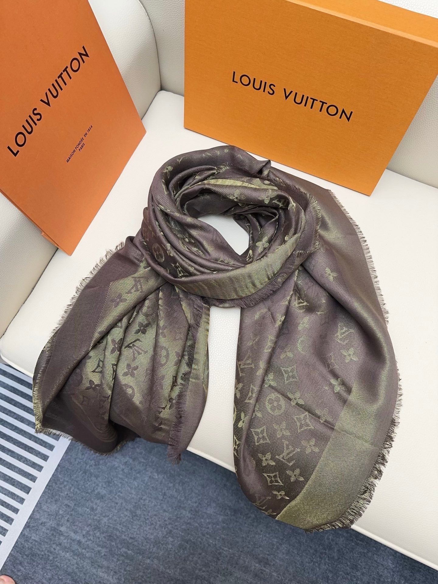 LV 25 Scarf 140CM Brown Silk 293291