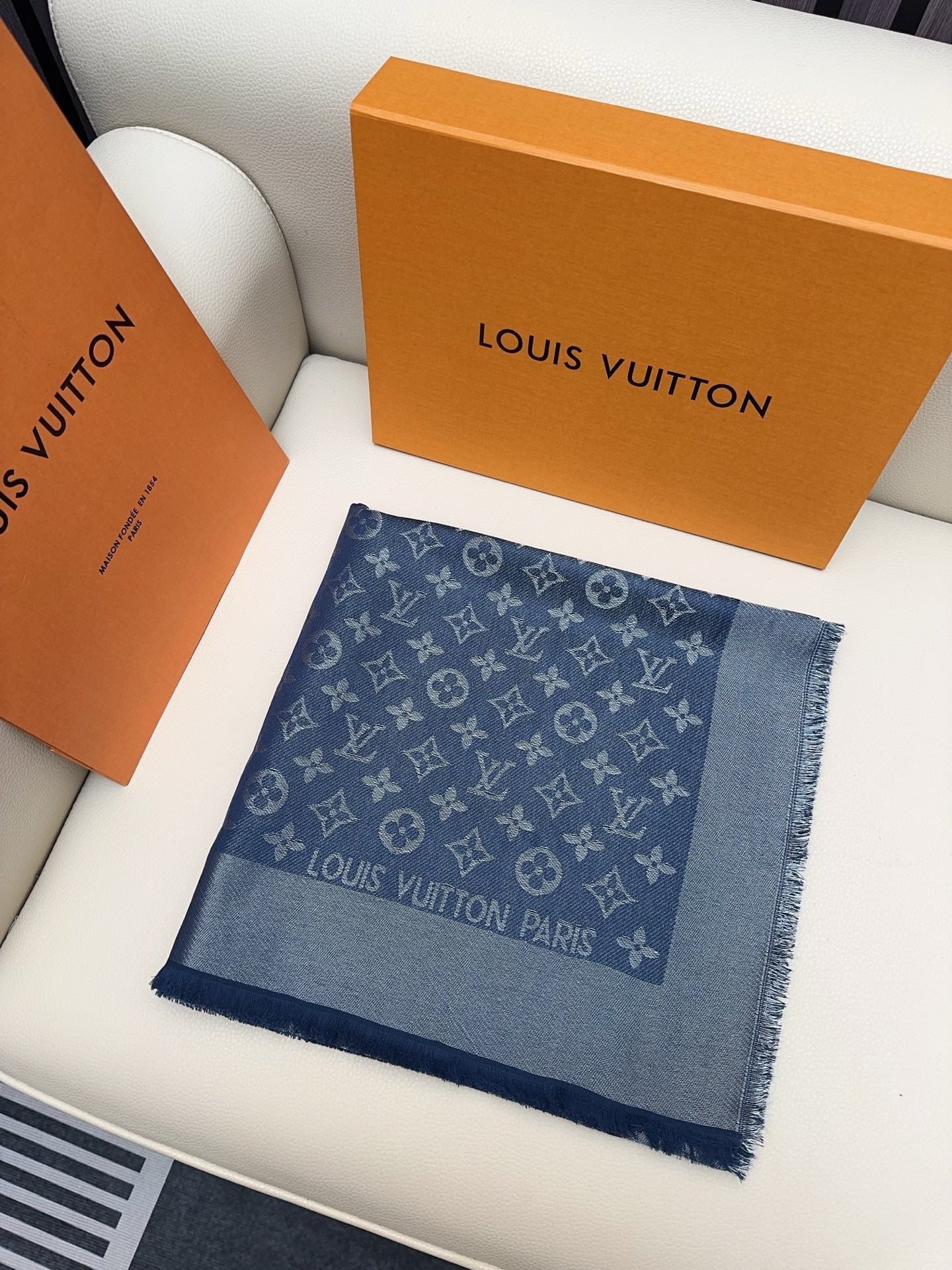 LV 25 Scarf 140CM Dark Blue Silk 293292