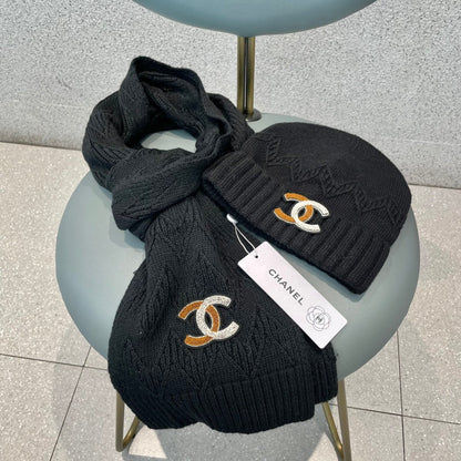 SET HAT AND SCARF IN BLACK WOOL 420823