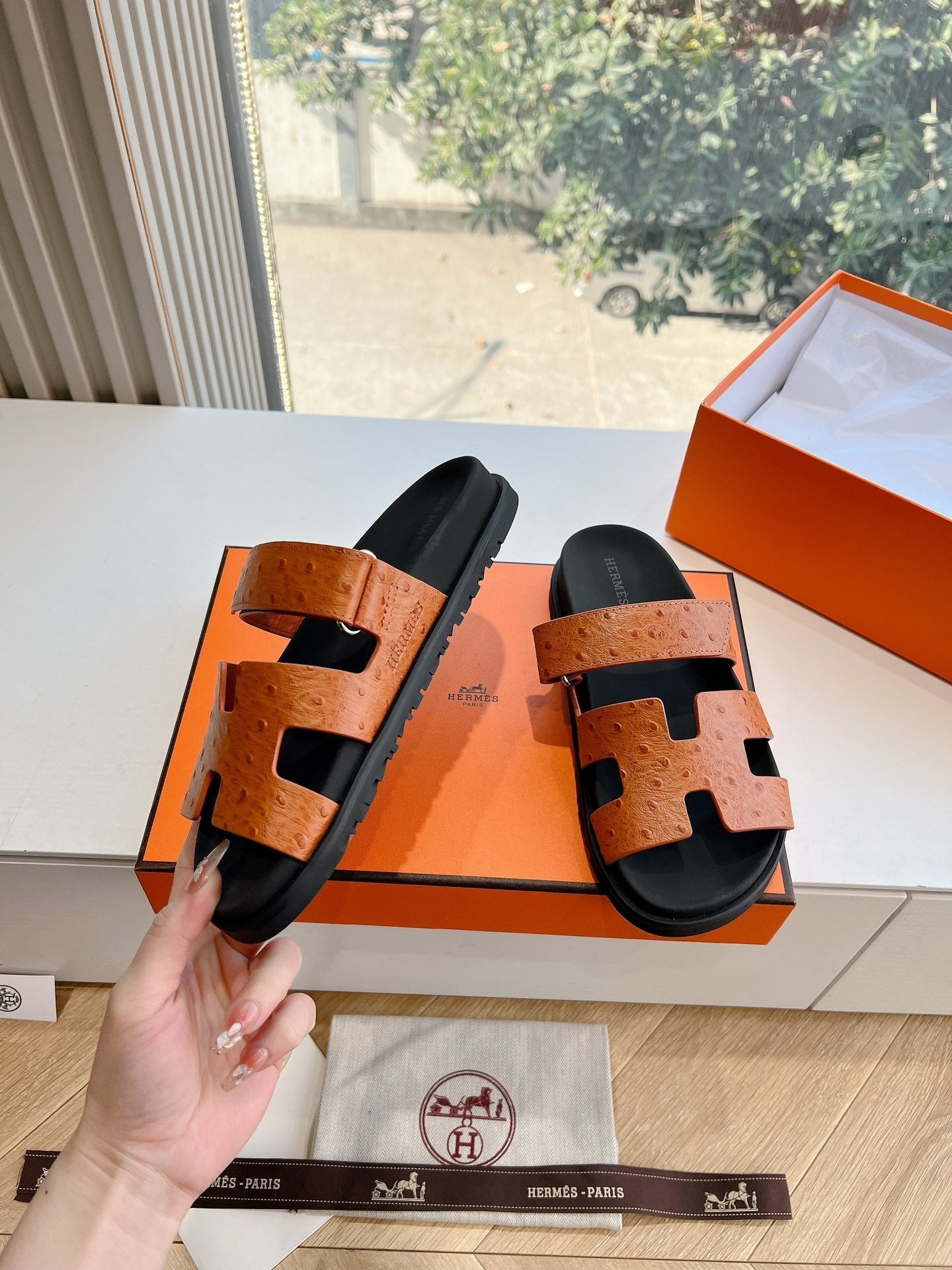 HM Chypre Sandal Brownie Brown Ostrich Leather 202802