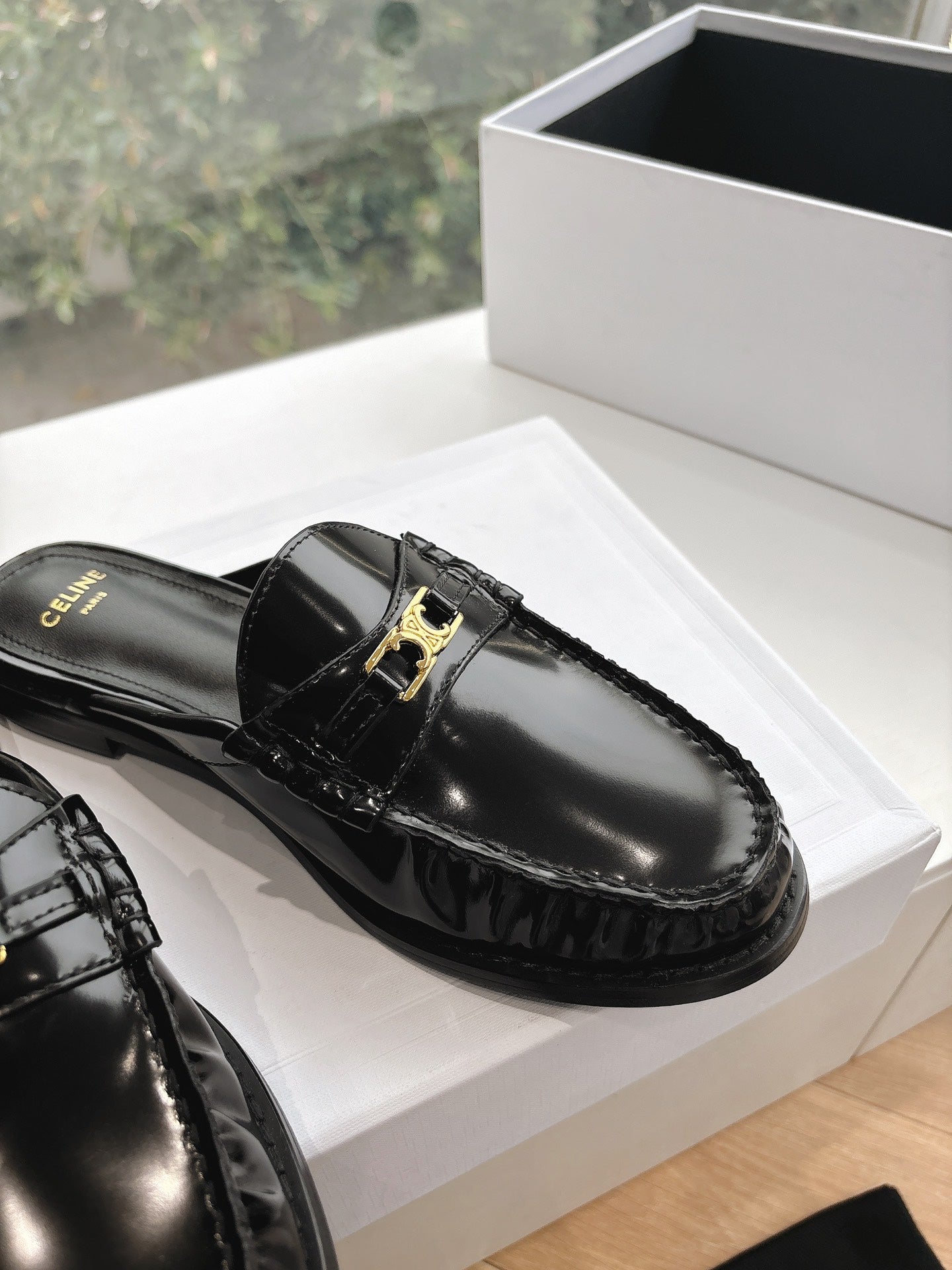 CELINE  Slippers Black Leather 285954