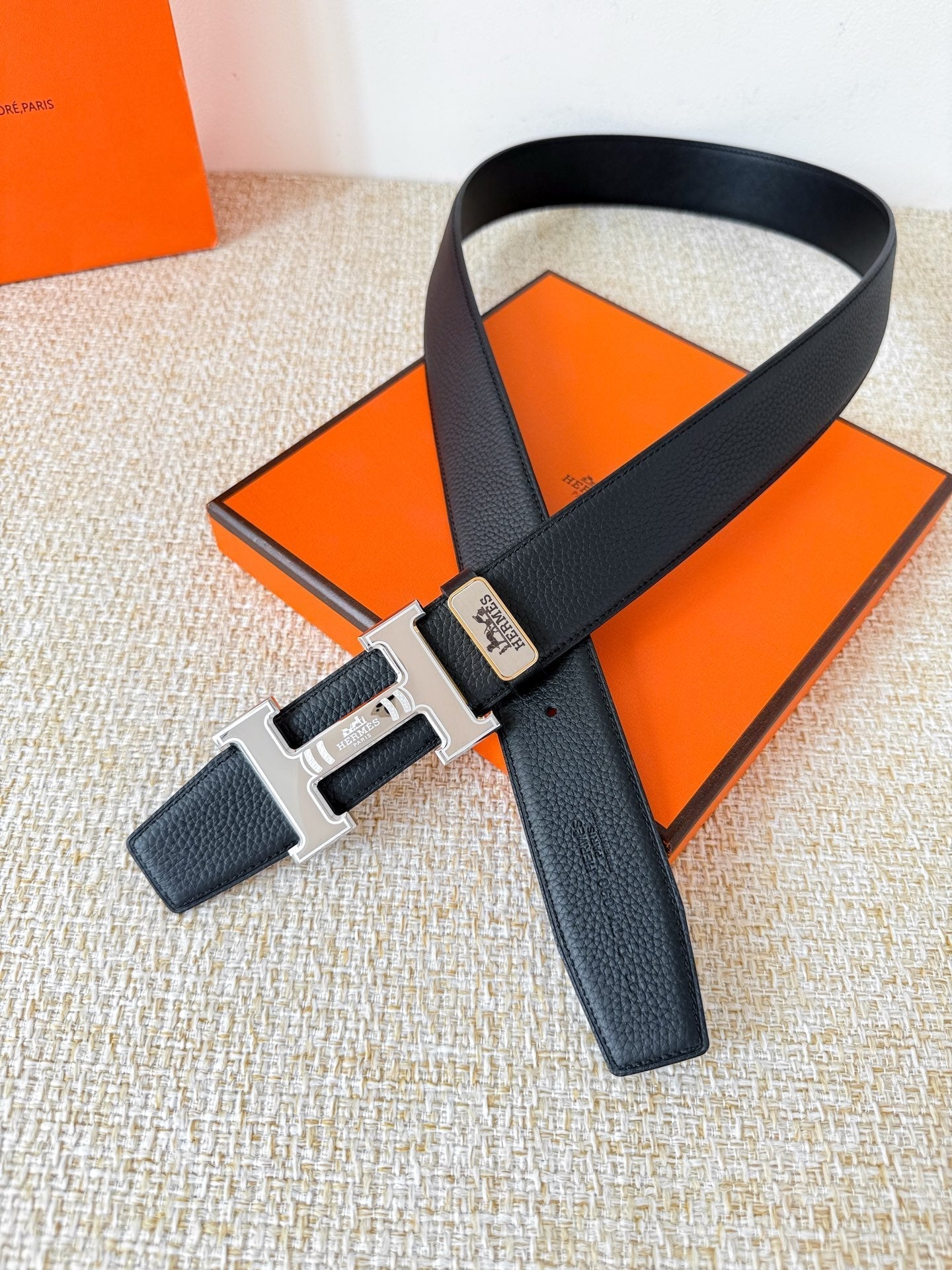 HM Constance Belt 38mm  Black Cowhide Sliver Buckle 619782