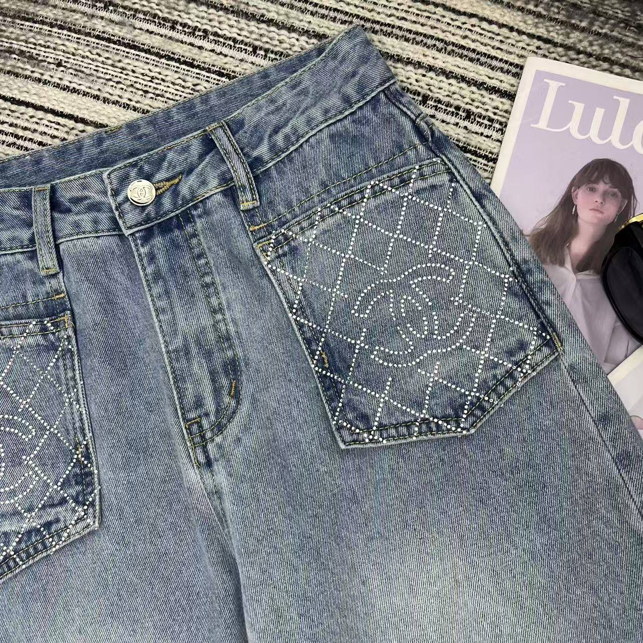 Chanel 2026 Jeans With Diamond-patterned Double C Logo Light Blue Cotton 729528