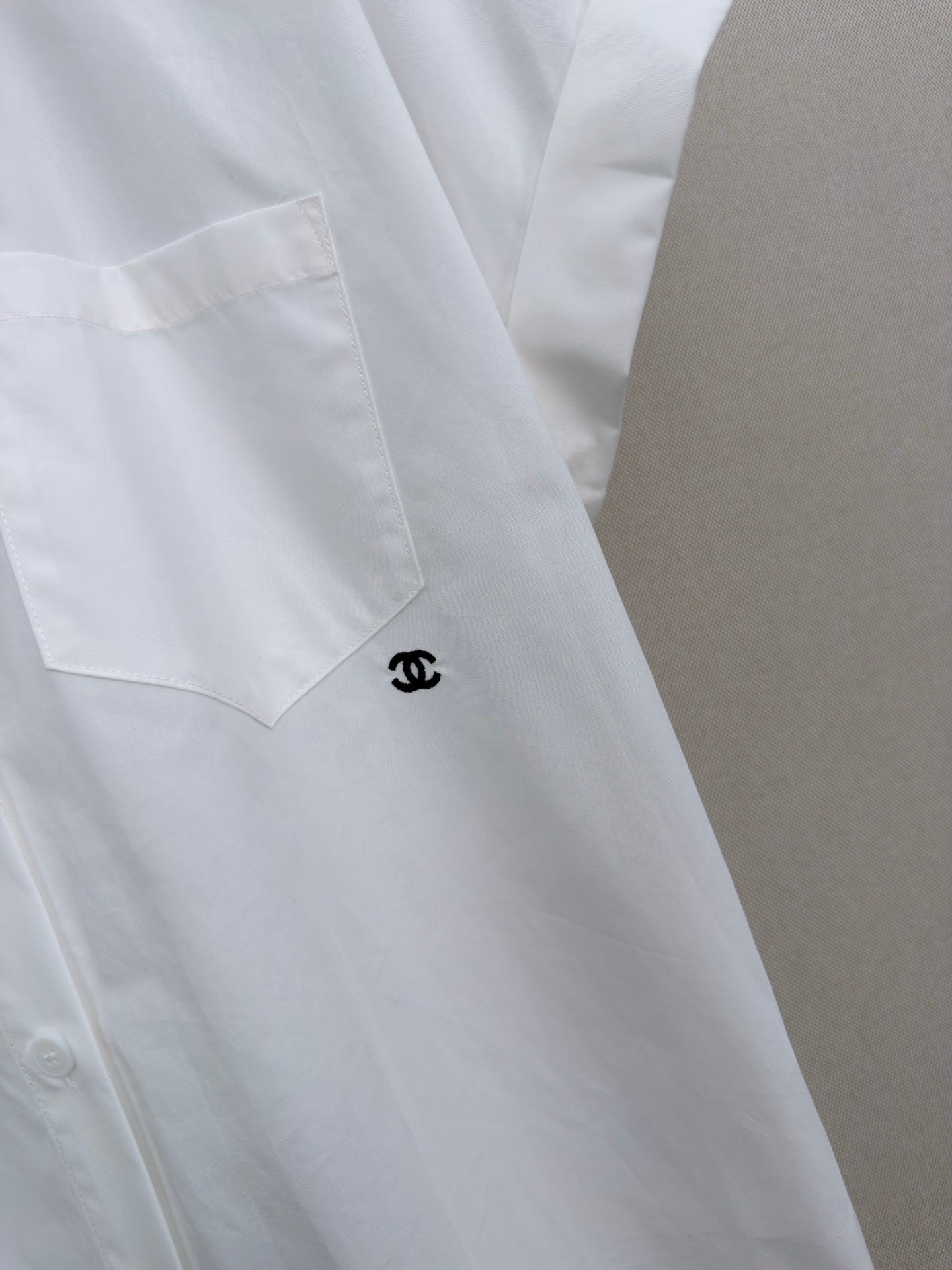 Chanel 2026 Short-sleeved Shirt With Double C Embroidery White Cotton 375211