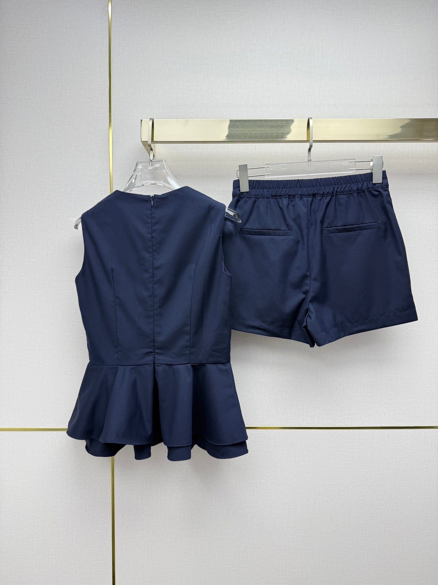 Dior 2026  Sleeveless Top + Shorts Set  Polyester 400190