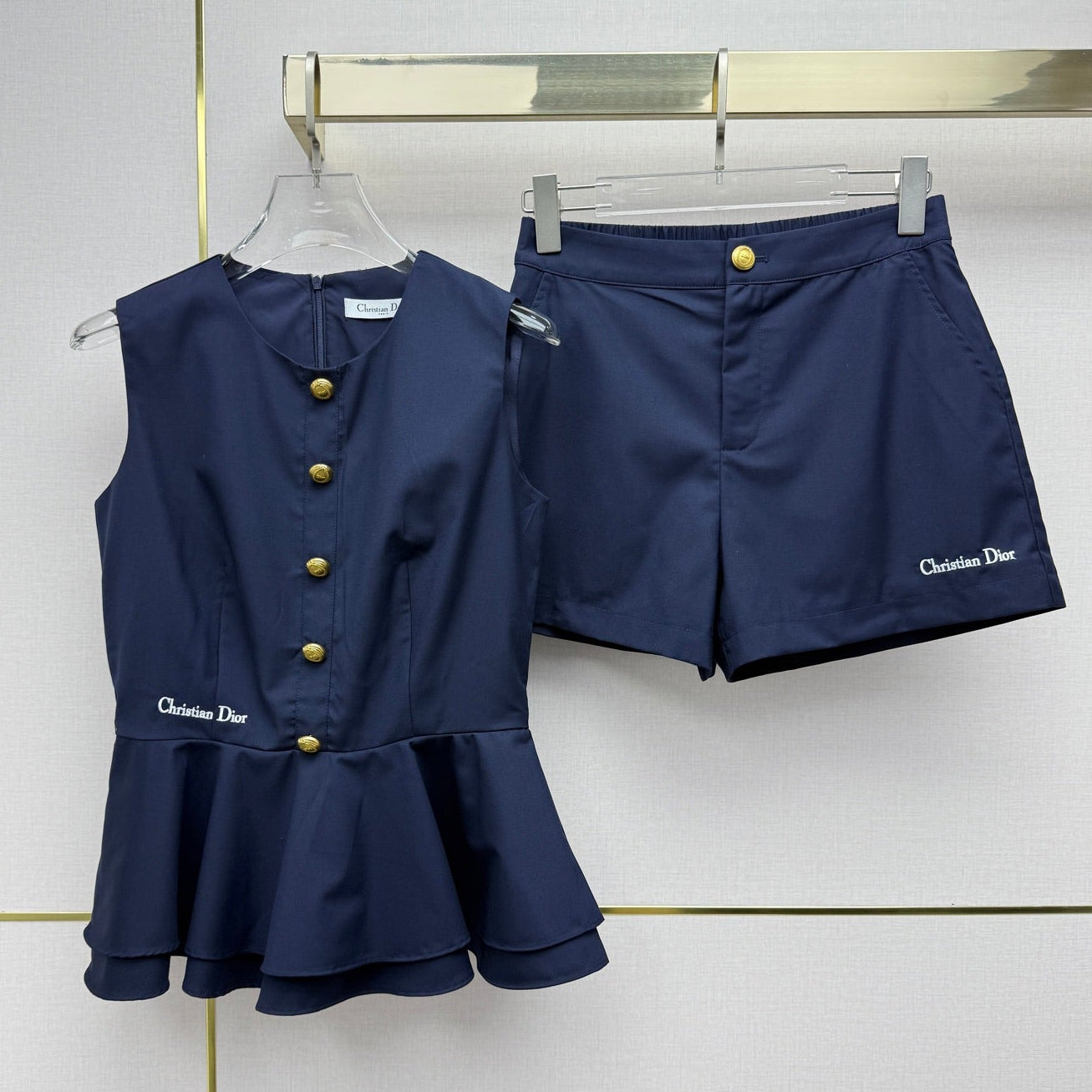 Dior 2026  Sleeveless Top + Shorts Set  Polyester 400190