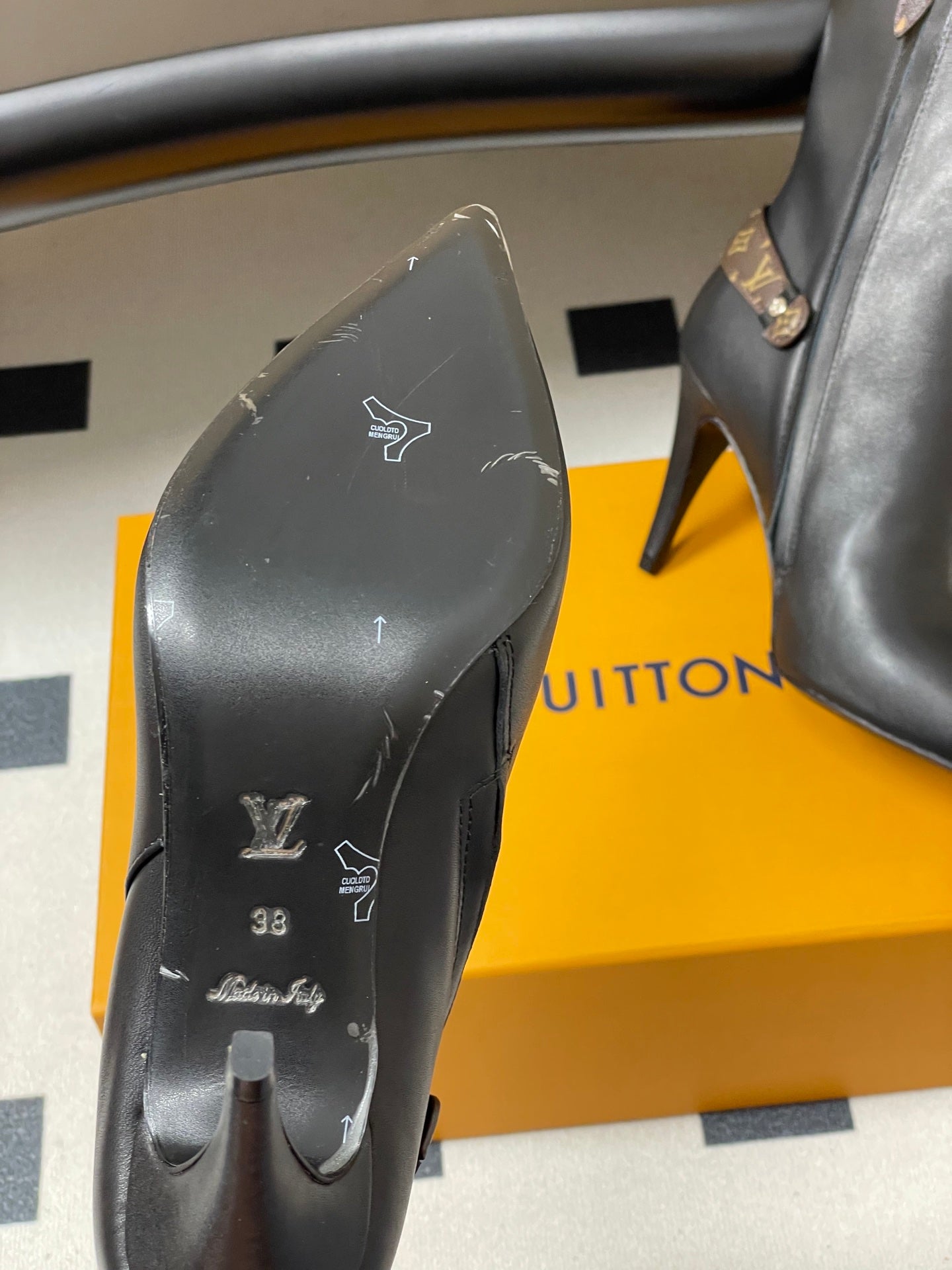 LV Legacy Ankle Boot Black Calfskin 499490