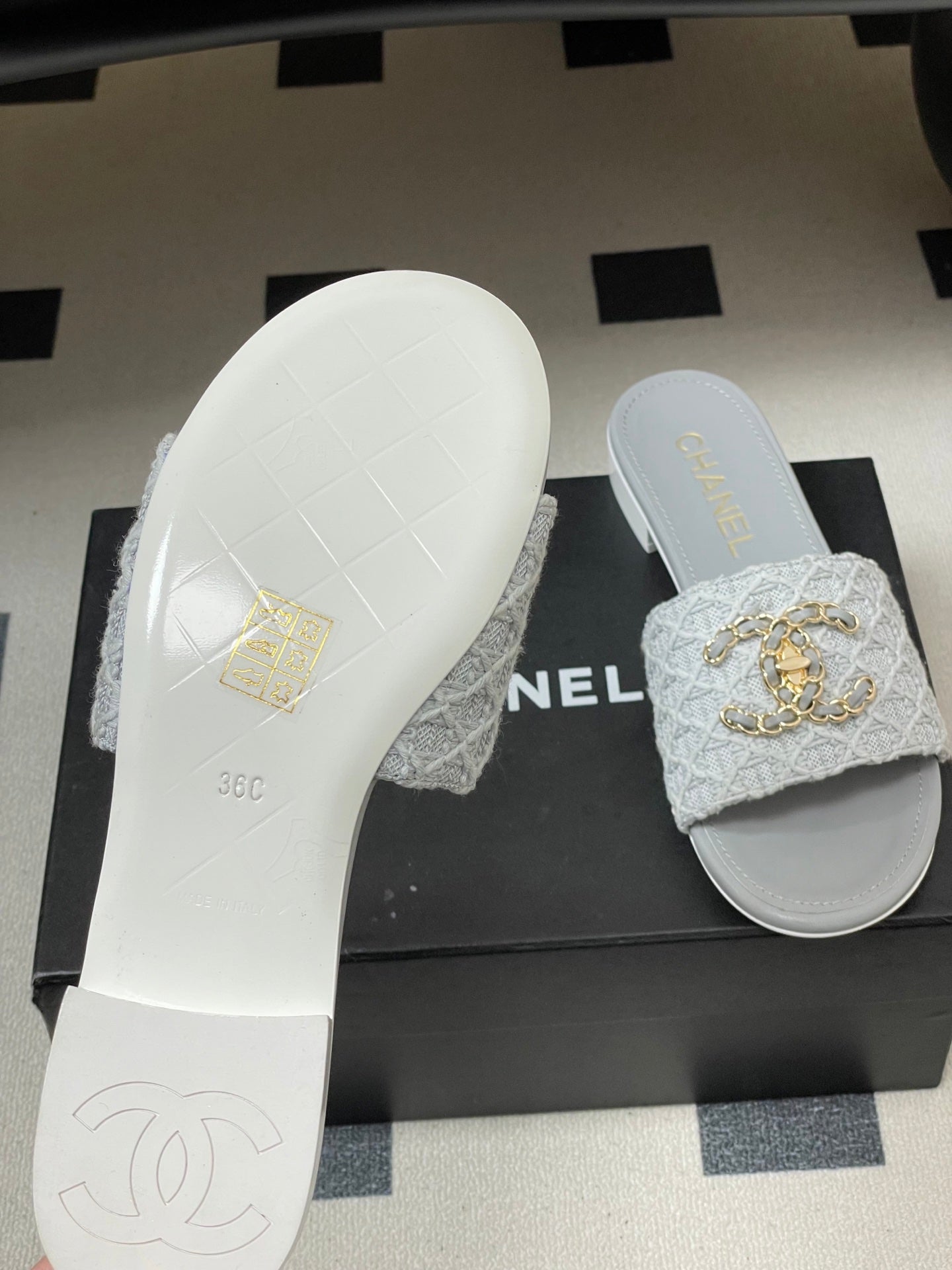 CC 26s Flat Slippers Gray Fabric Sheepskin 649489