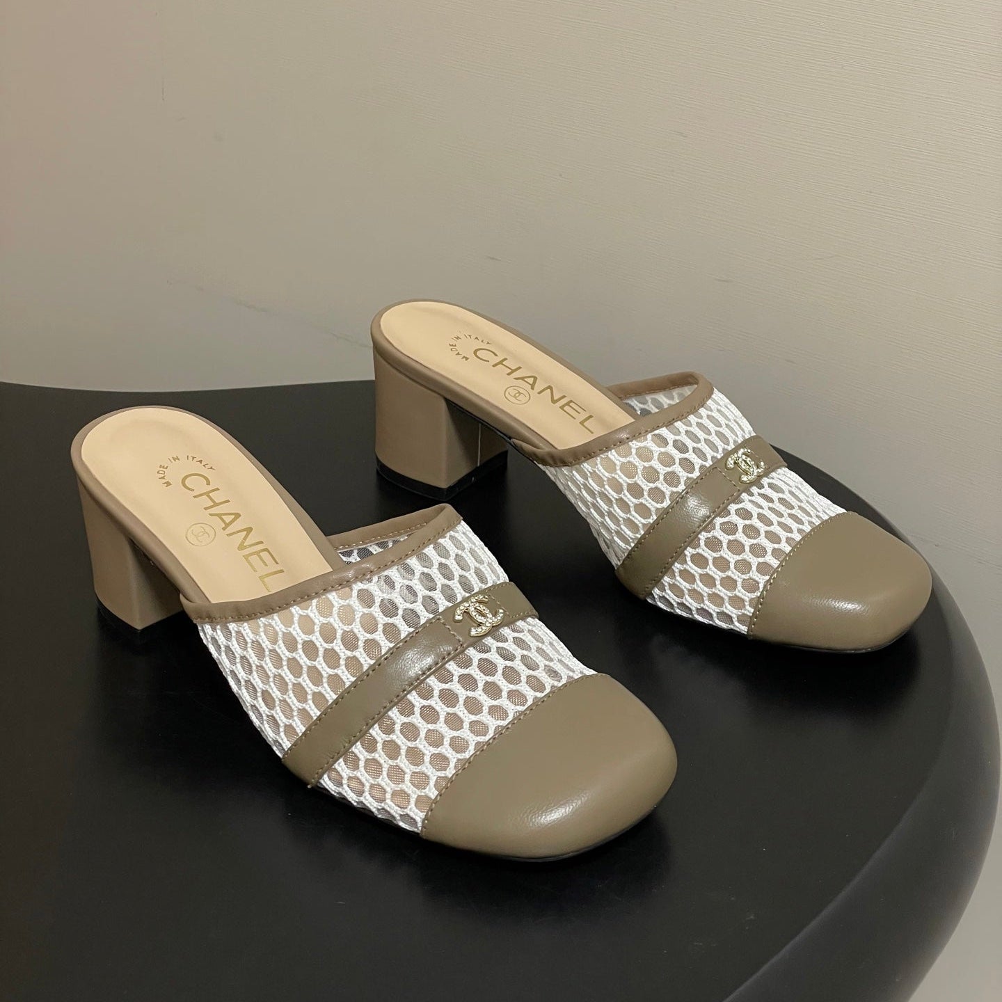 CC 26s High-Heeled Mules 65 Light Taupe Cowhide 649462