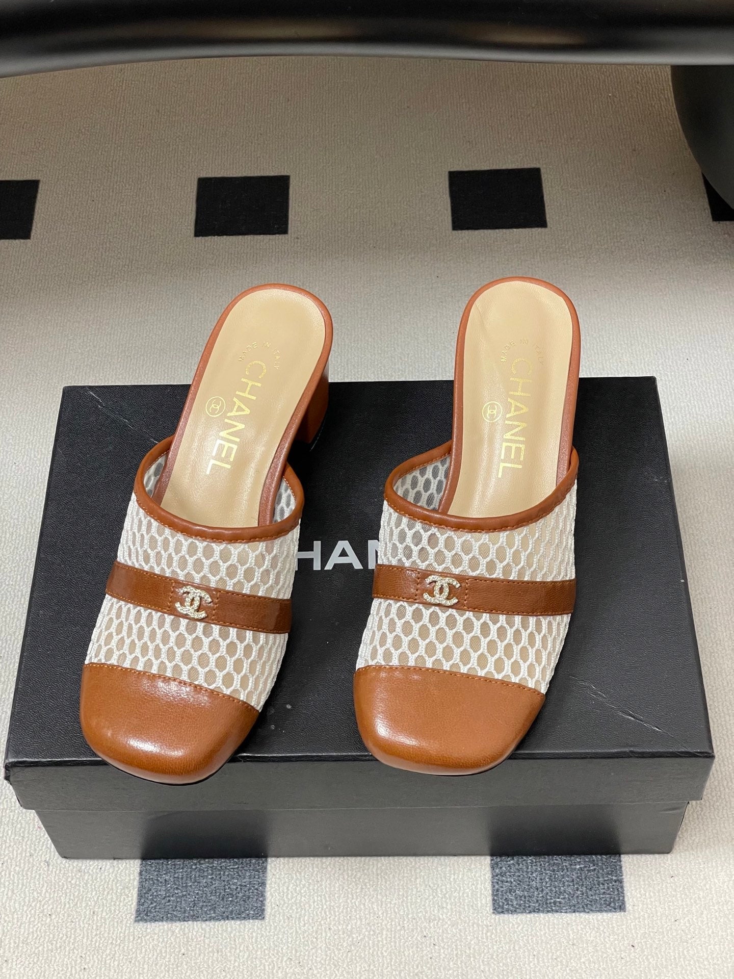 CC 26s High-Heeled Mules 65 Camel Brown Cowhide 649463