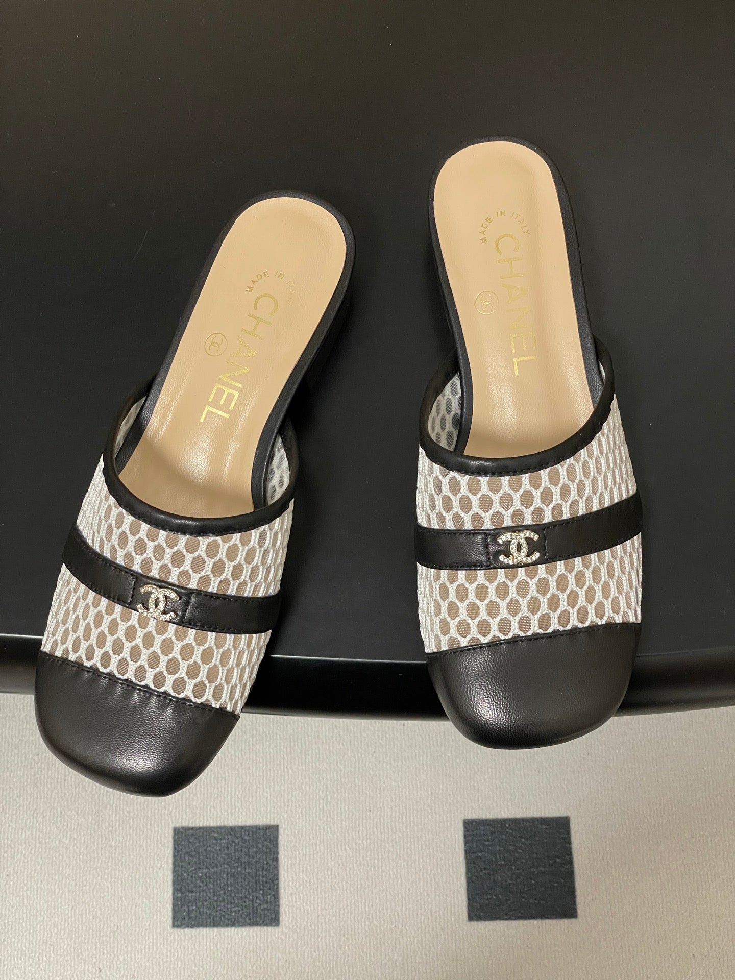 CC 26s High-Heeled Mules Black Cowhide 649467