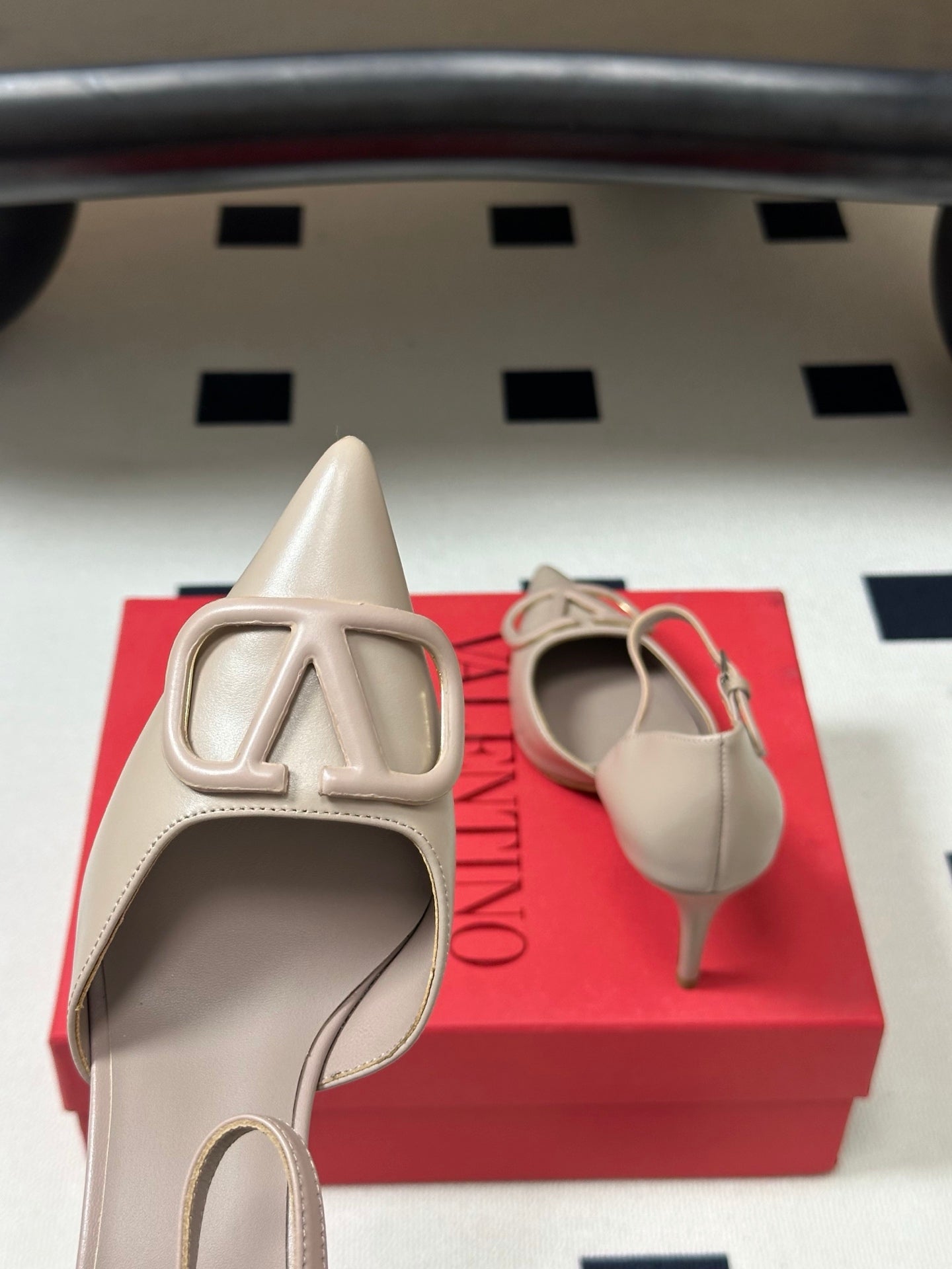 Valentino 2026 Garavani VLogo Signature D'Orsay 80mm Patent Leather Pumps 885969