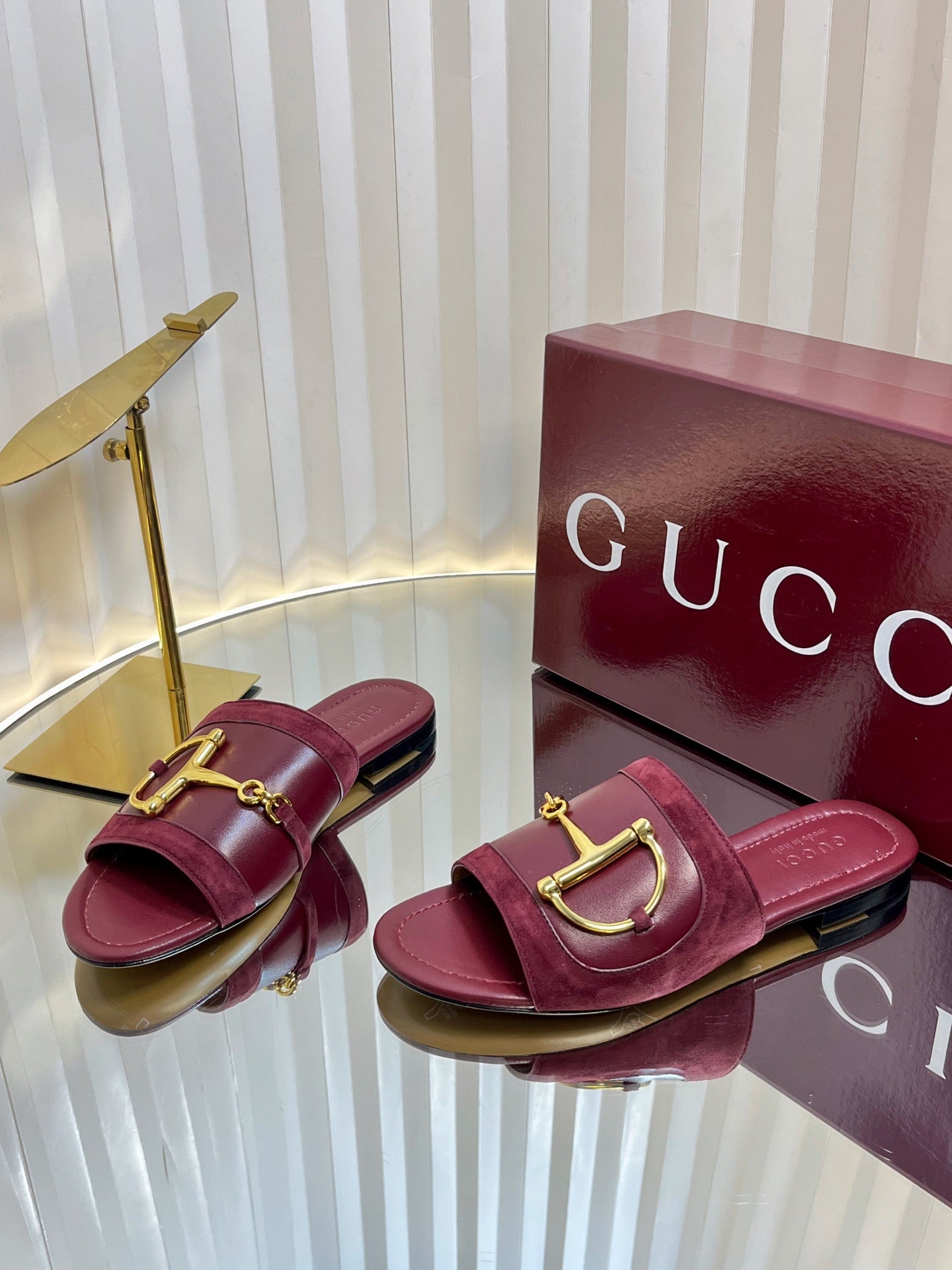 GC 25 Horsebit Sandals 10mm Red Suede Sheepskin 294649
