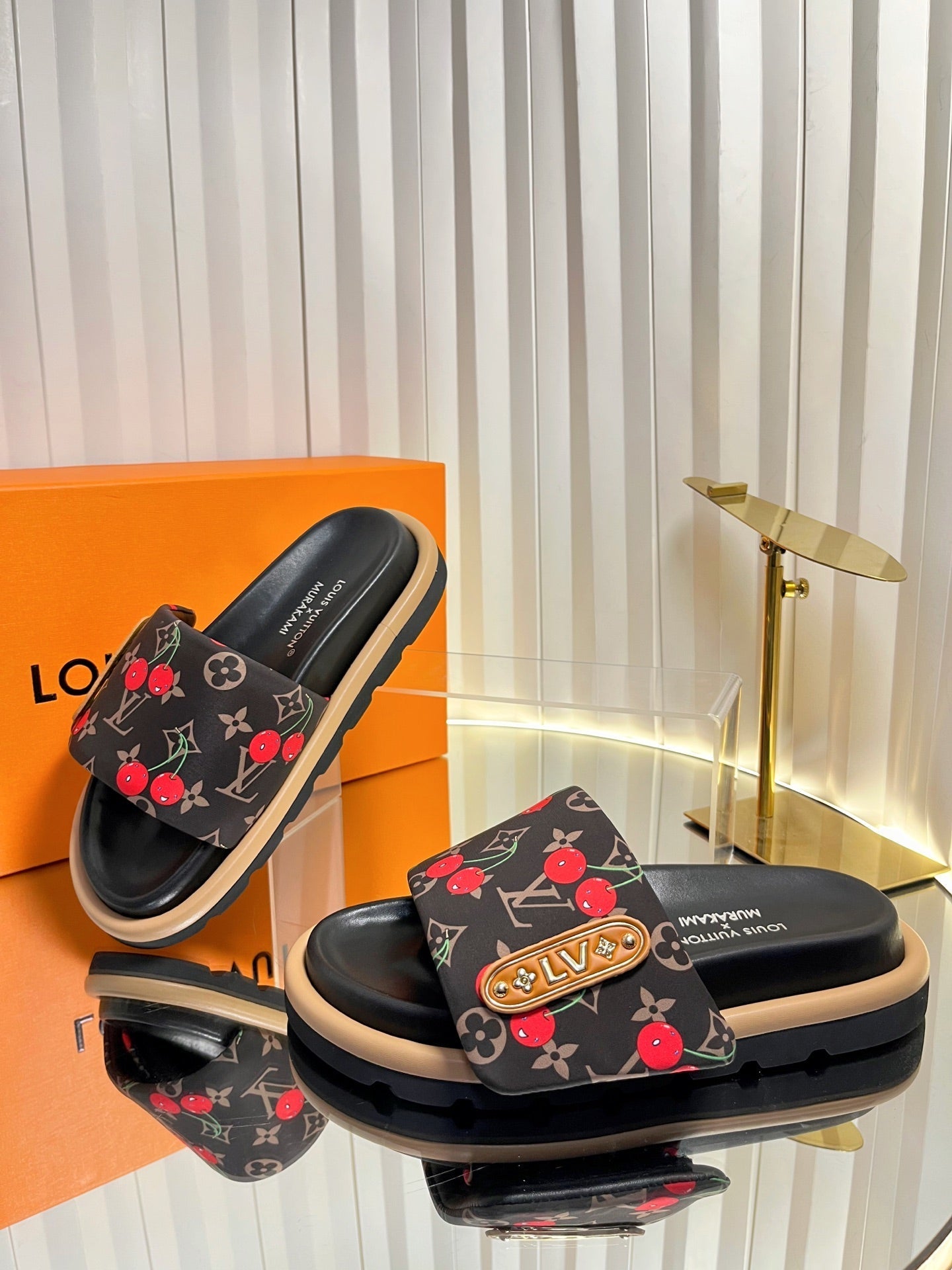 LV 26s Slippers Black Red Fabric Sheepskin 616350