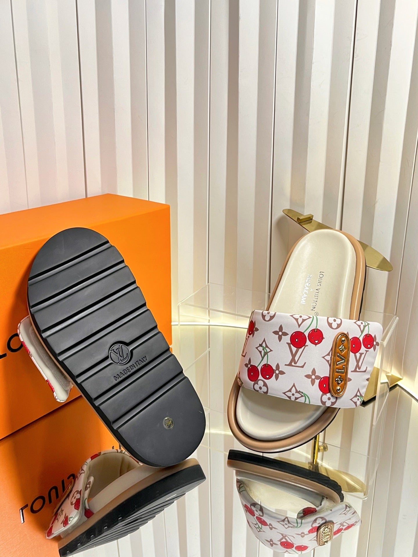 LV 26s Slippers White Beige Red Fabric Sheepskin 616352
