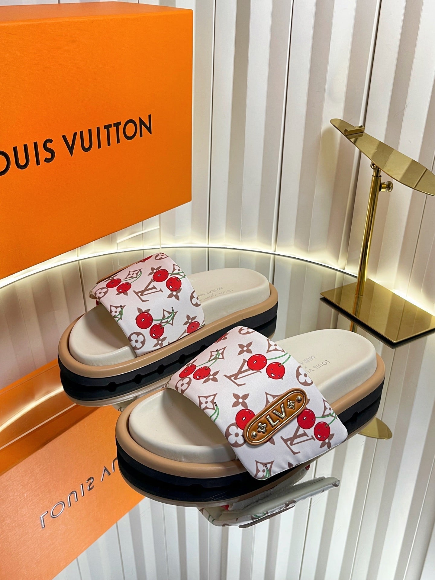 LV 26s Slippers White Beige Red Fabric Sheepskin 616352