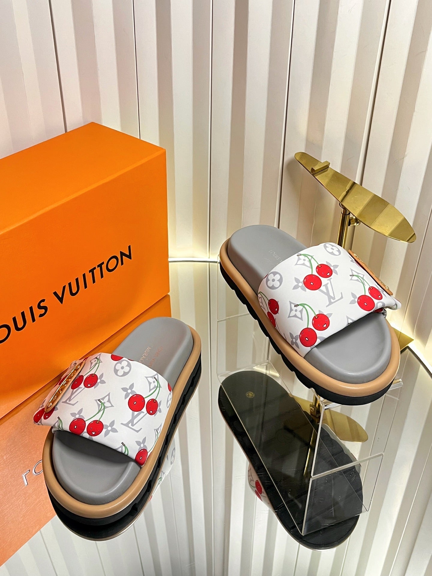 LV 26s Slippers White Gray Red Fabric Sheepskin 616353