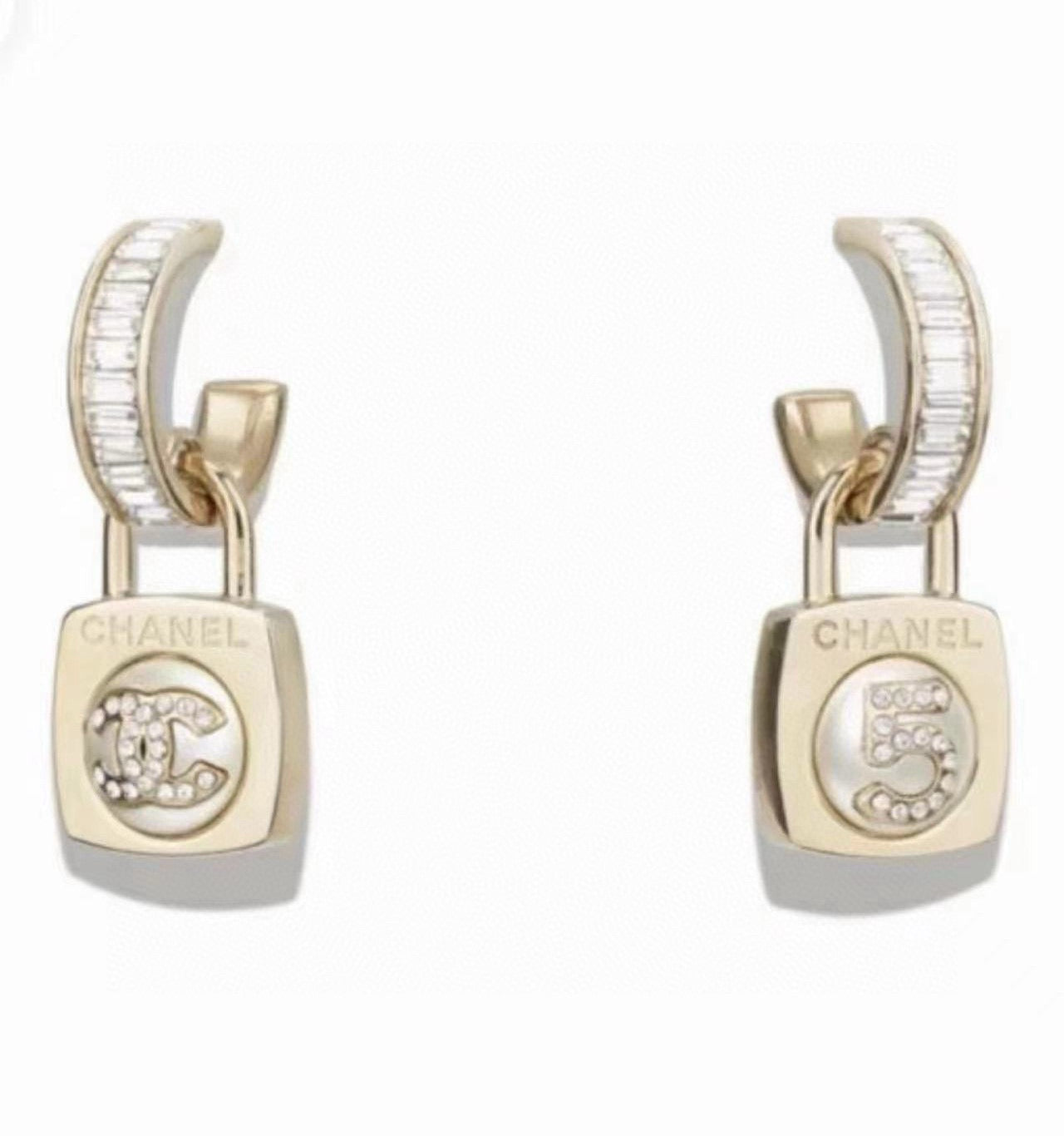 CC Pendant Looked Double C Diamond Light Gold Earrings
