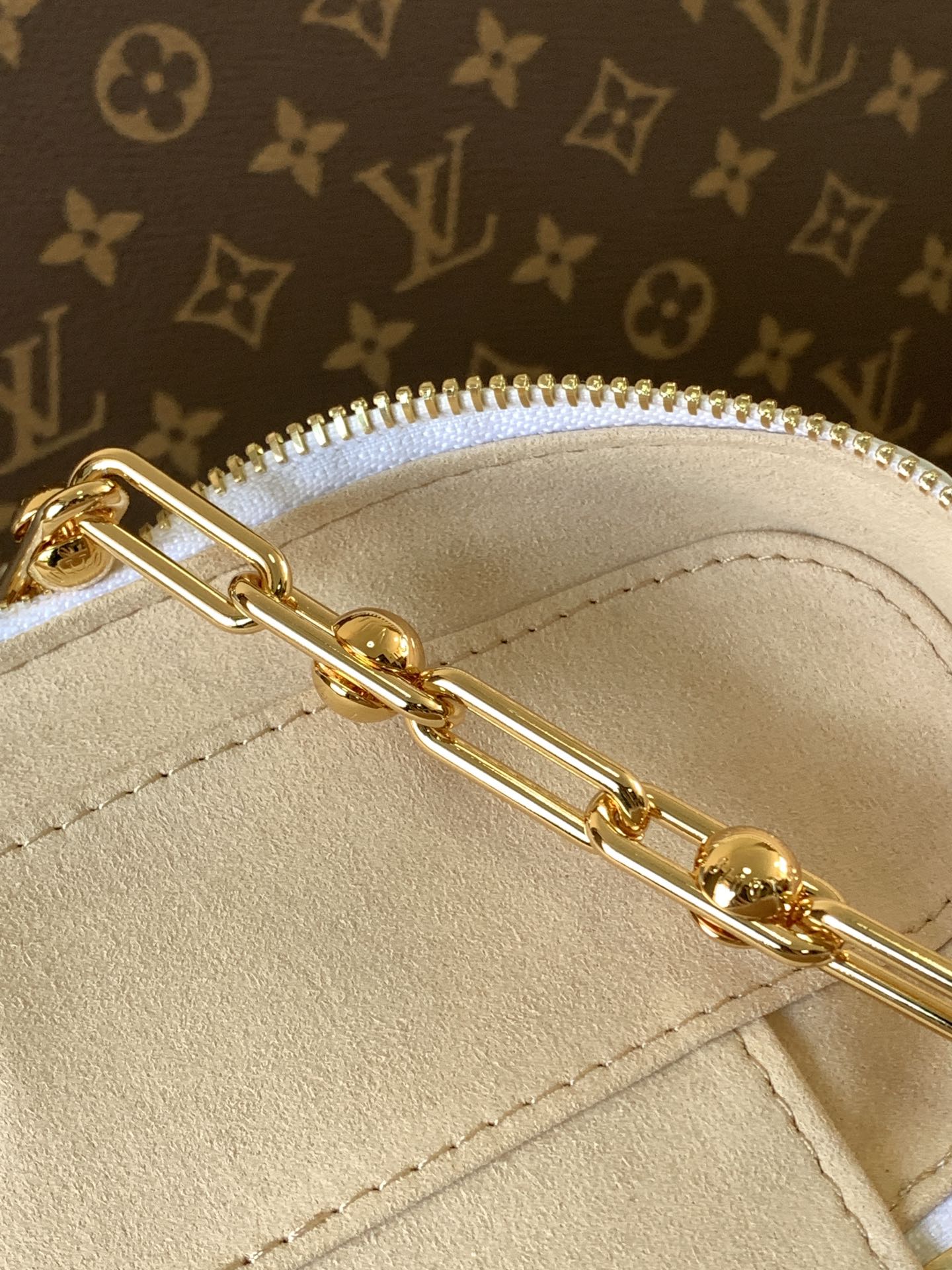 LV 2026 Vanity Chain Pouch 19cm White mix Multicolor Canvas Cowhide 252195
