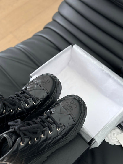 cc ankle boots black quilted patent lambskin