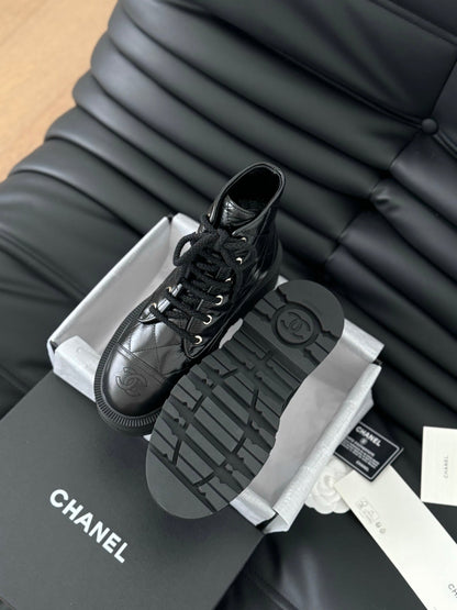 cc ankle boots black quilted patent lambskin