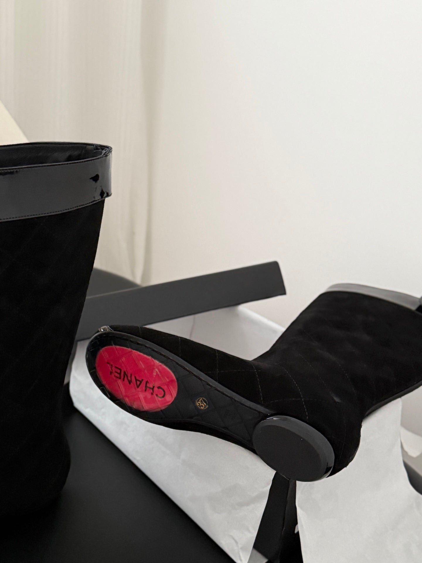 CC 2025 Vintage Cambon Mid-Calf Boots Black Suede Patent Leather 550641