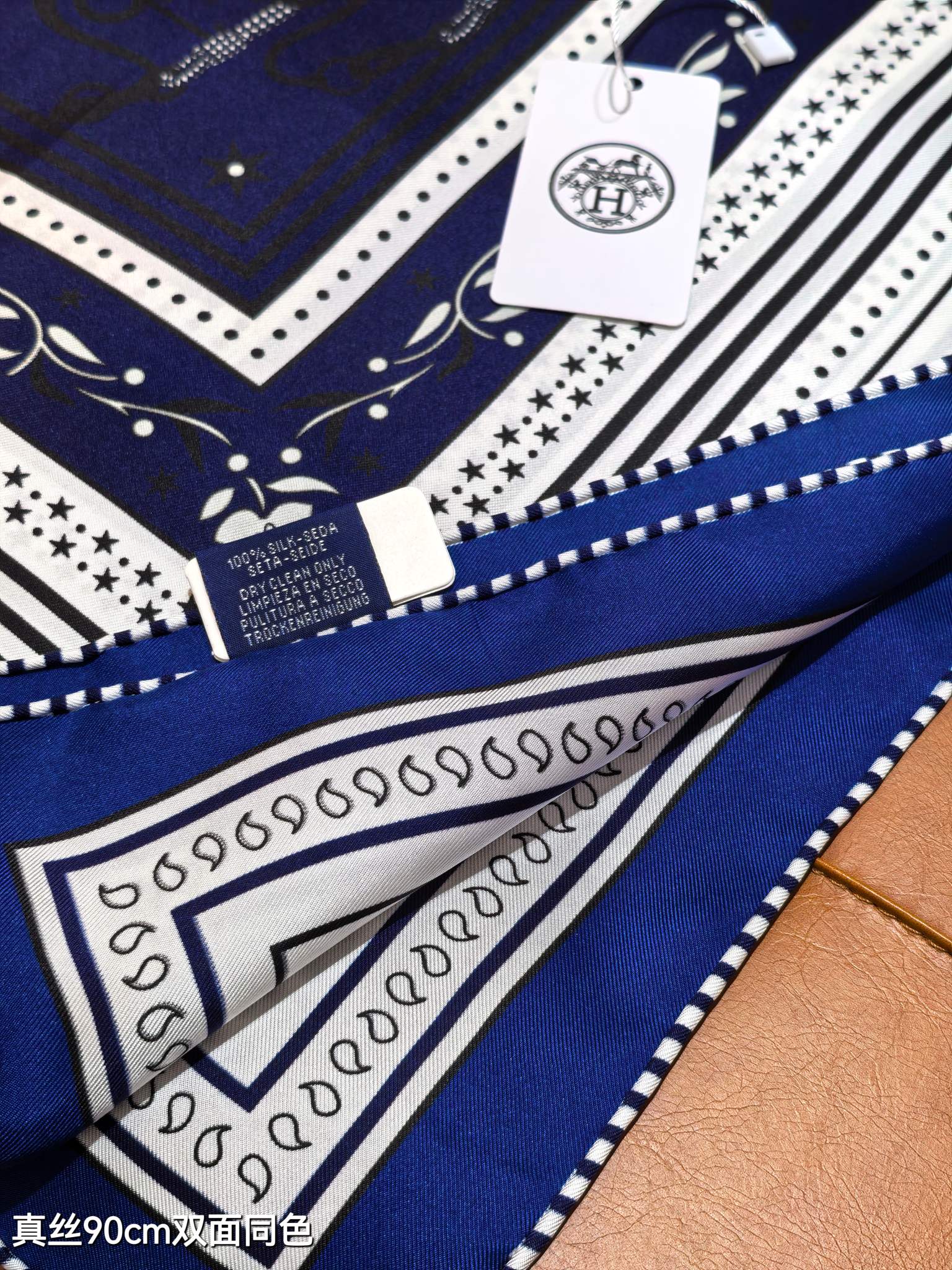 HM 26ss Amazon  Scarf 90 Dark Blue White Twill Silk 132411