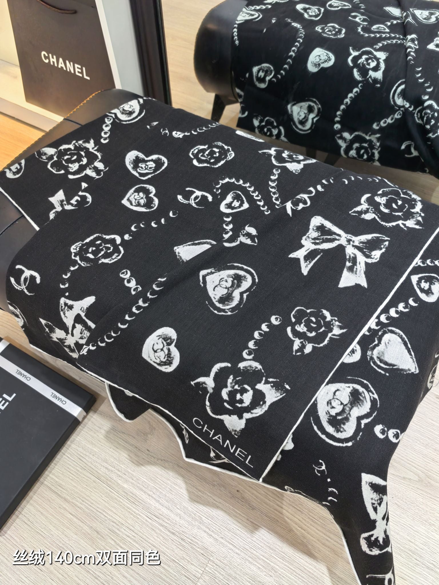 CC 25  Scarf 140CM Black Cashmere 293088