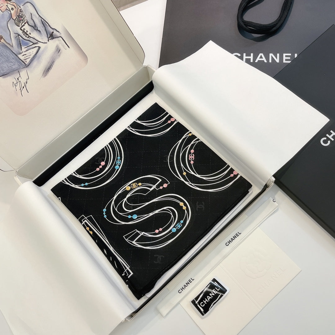 CC Square Scarf 90 CM In Black Mix White Silk 288720