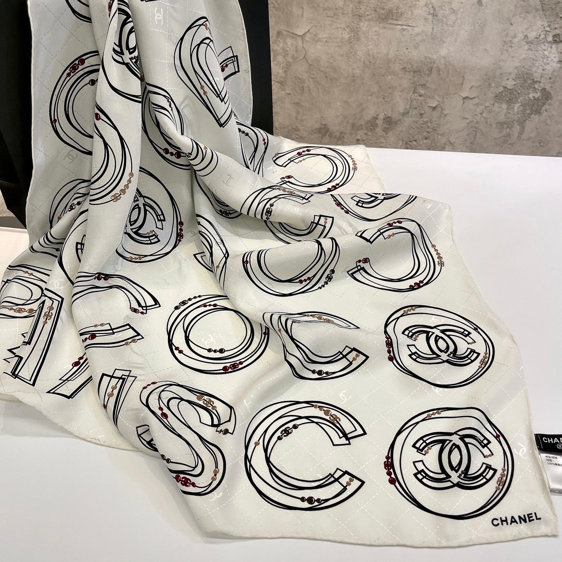 CC Square Scarf 90 CM In White Mix Black Silk 288721