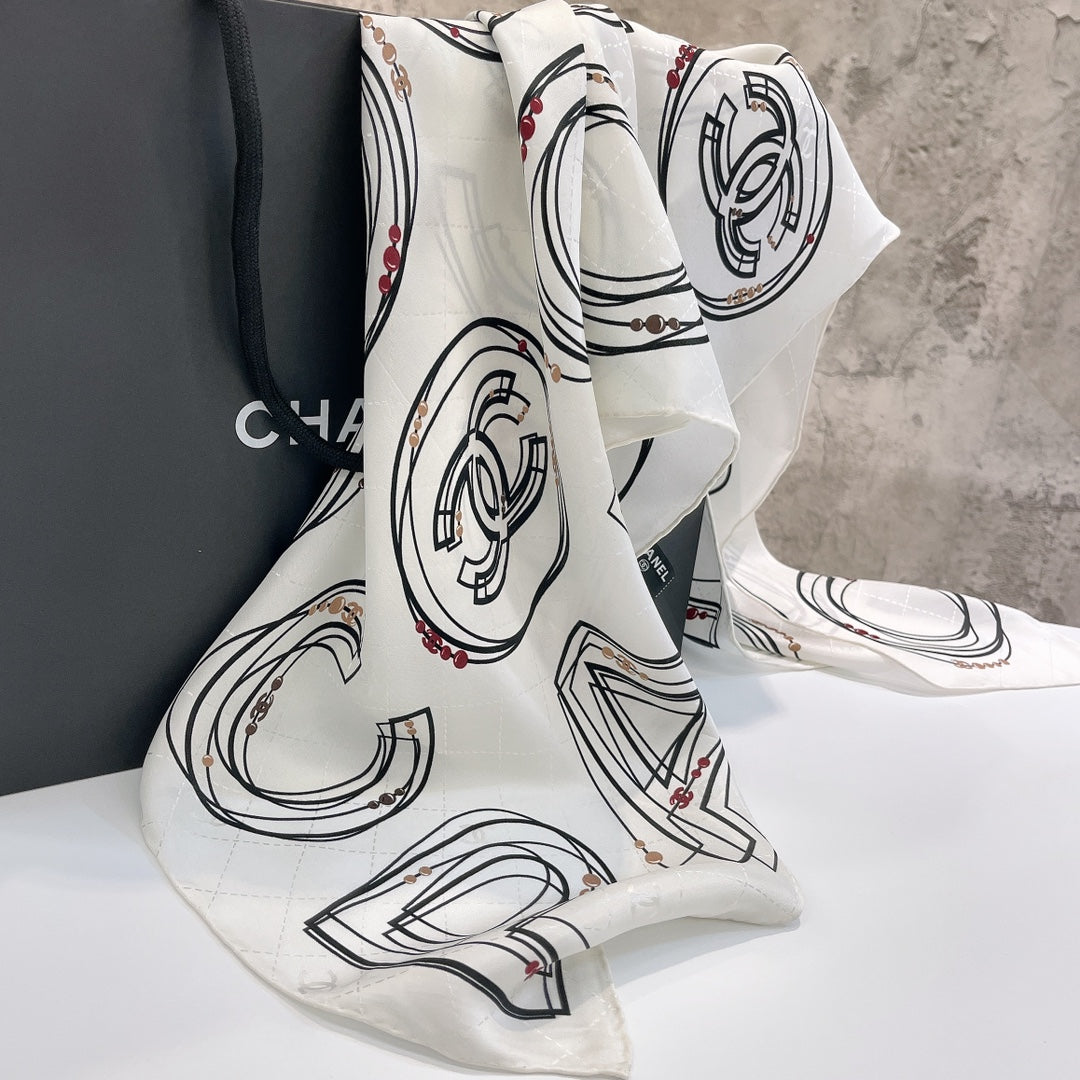 CC Square Scarf 90 CM In White Mix Black Silk 288721