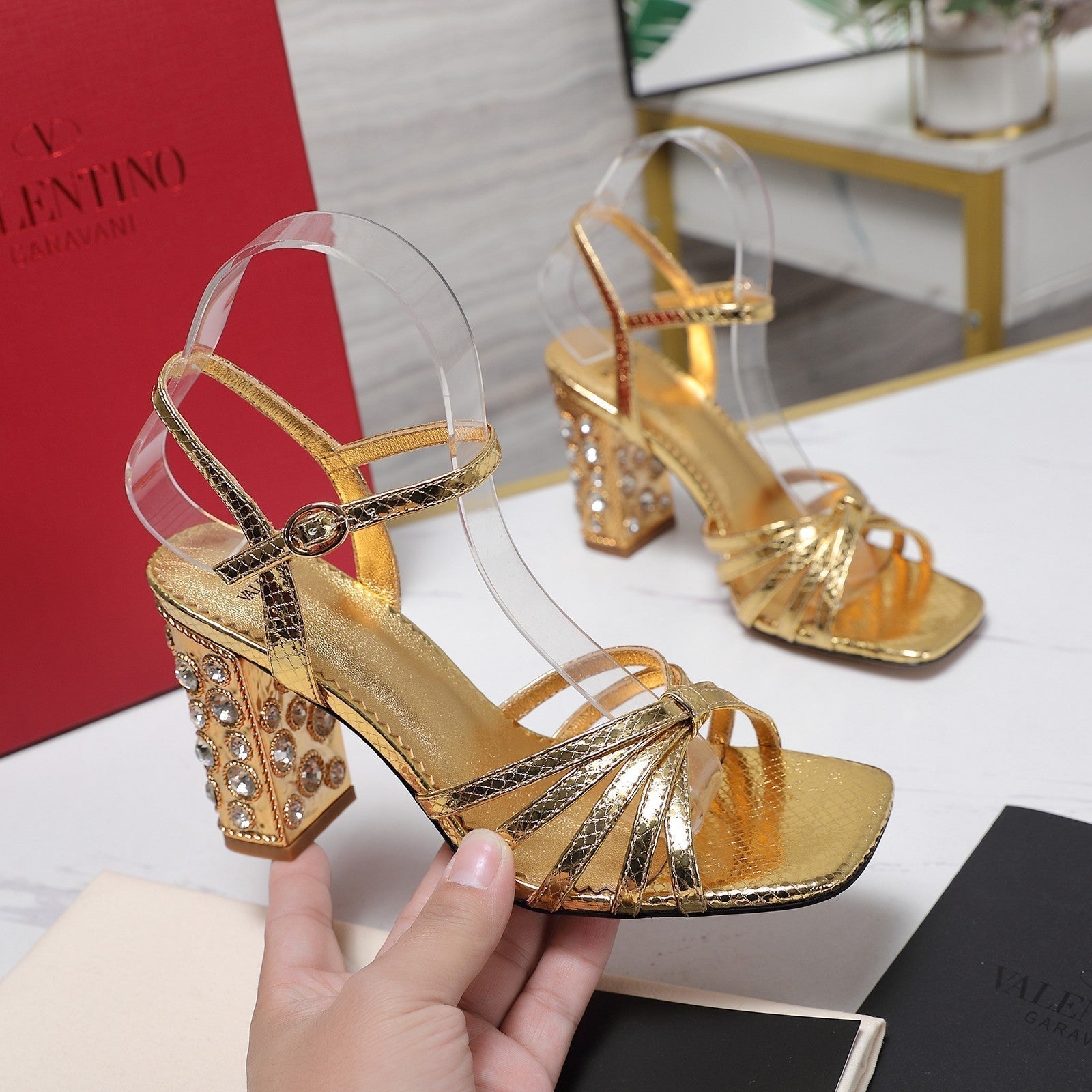 VT 2025 Diamond Heel Sandals Gold Cowhide 289510
