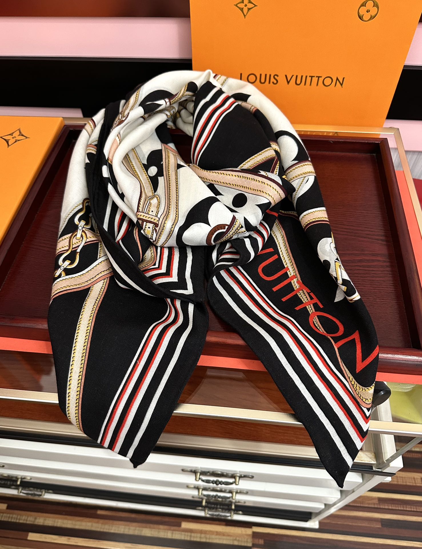 LV Scarf 140cm Black Beige White Silk Cashmere 968683