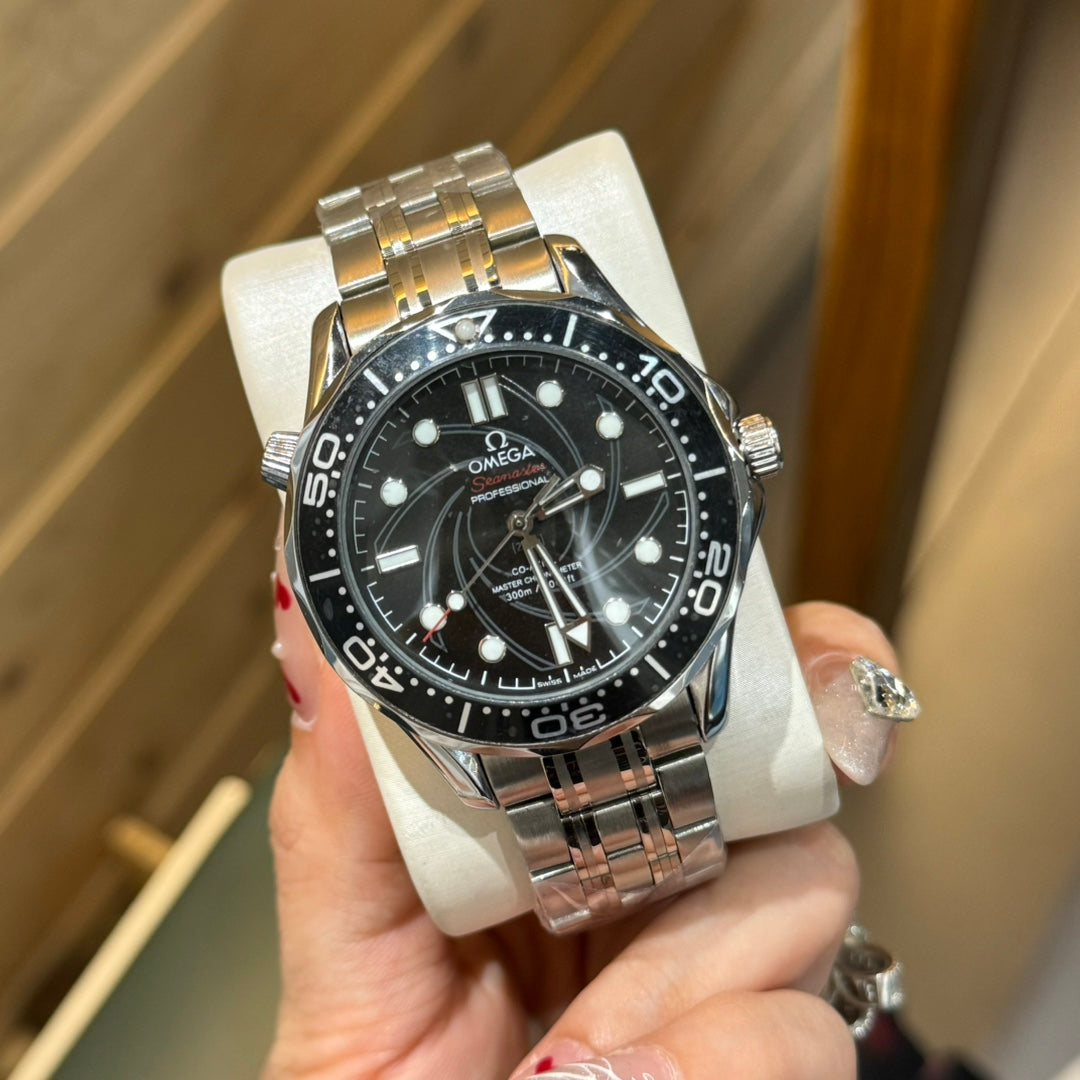 Omega Seamaster Diver 300M James Bond 007 42mm Steel Strap 229871