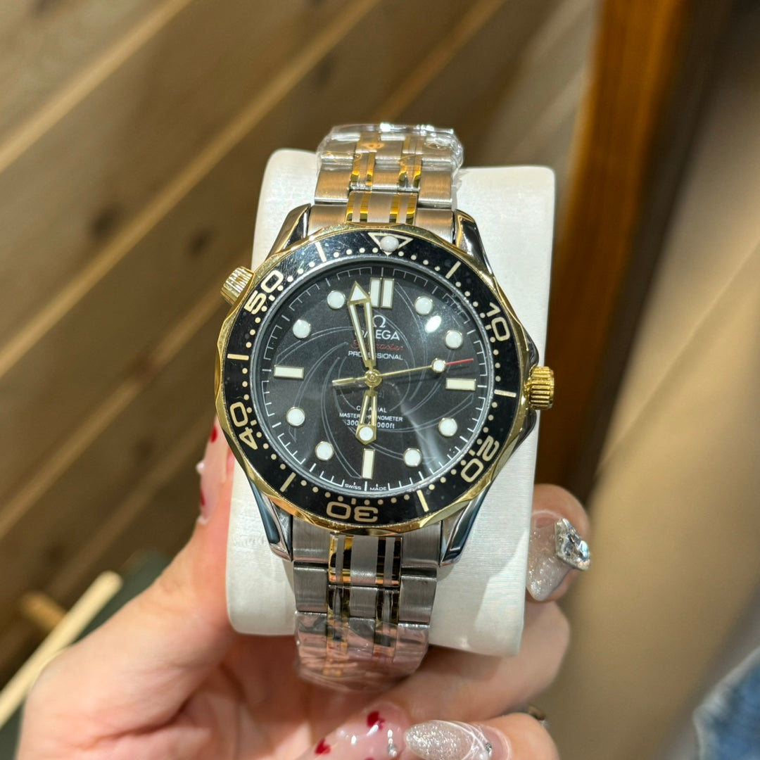 Omega Seamaster Diver 300M James Bond 007 42mm Steel Strap 229871